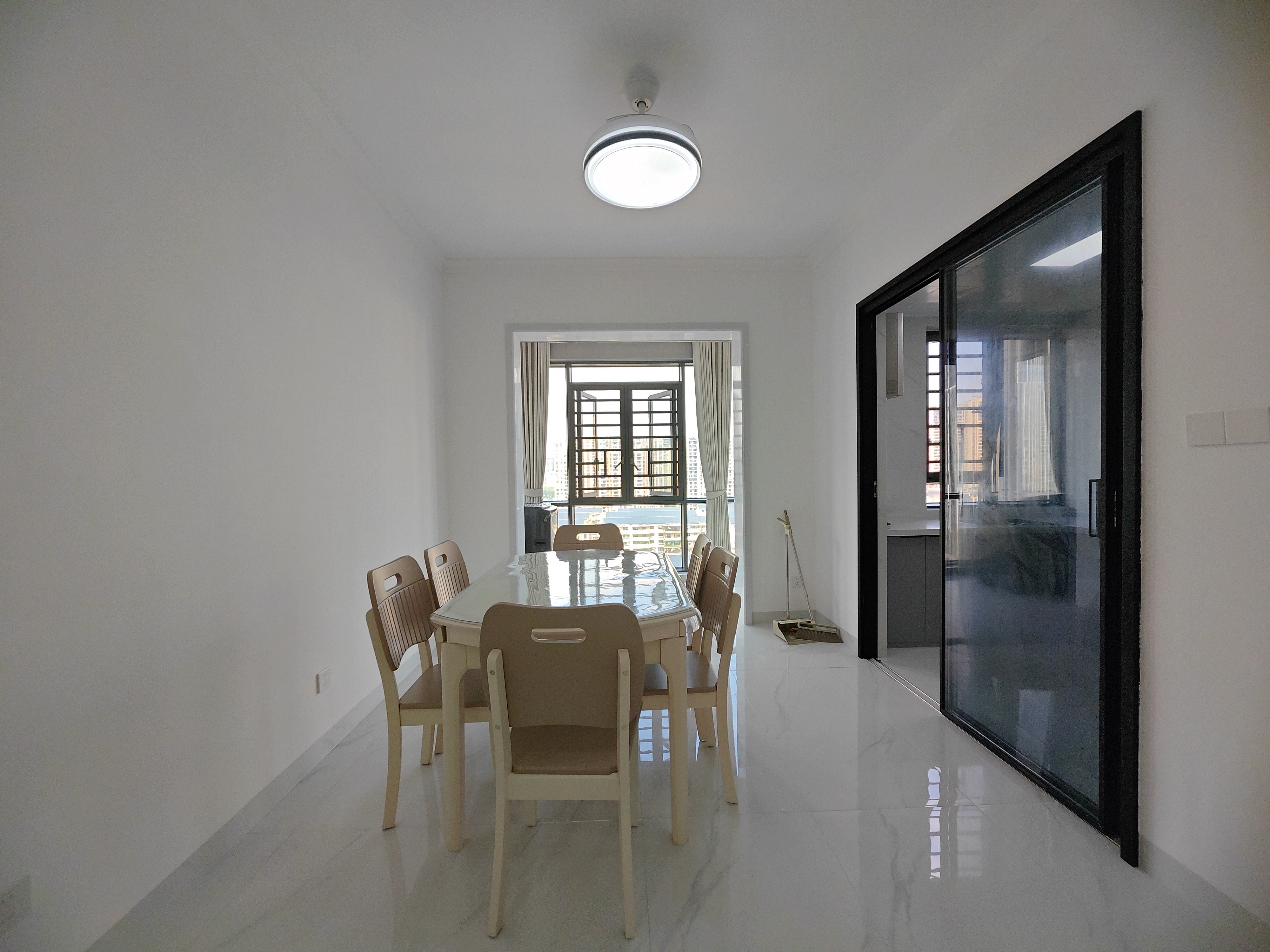 蒸水花苑五期  4室2厅2卫    2500.0元/月