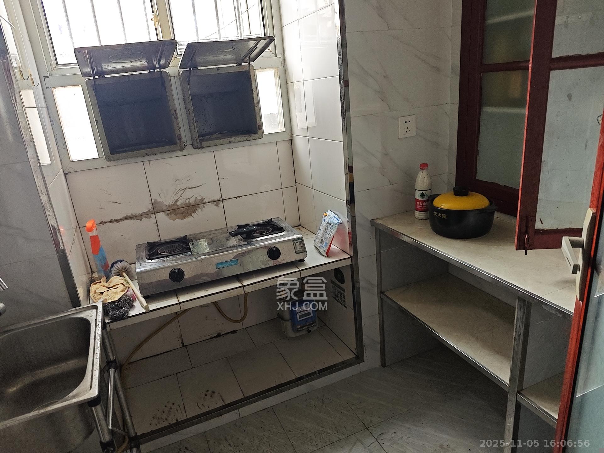 解放四村石子冲  1室0厅0卫    1400.0元/月室内图