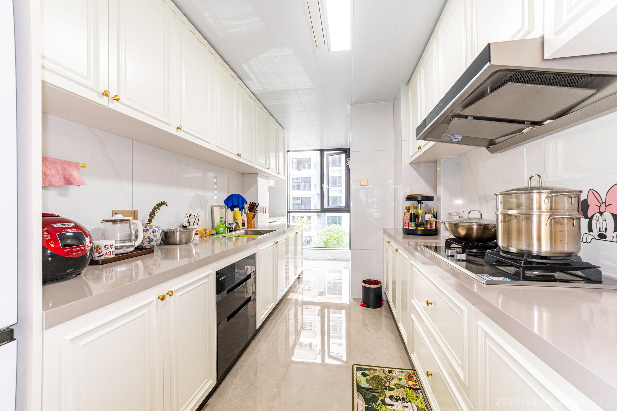 和顺府  4室2厅3卫    189.8万厨房