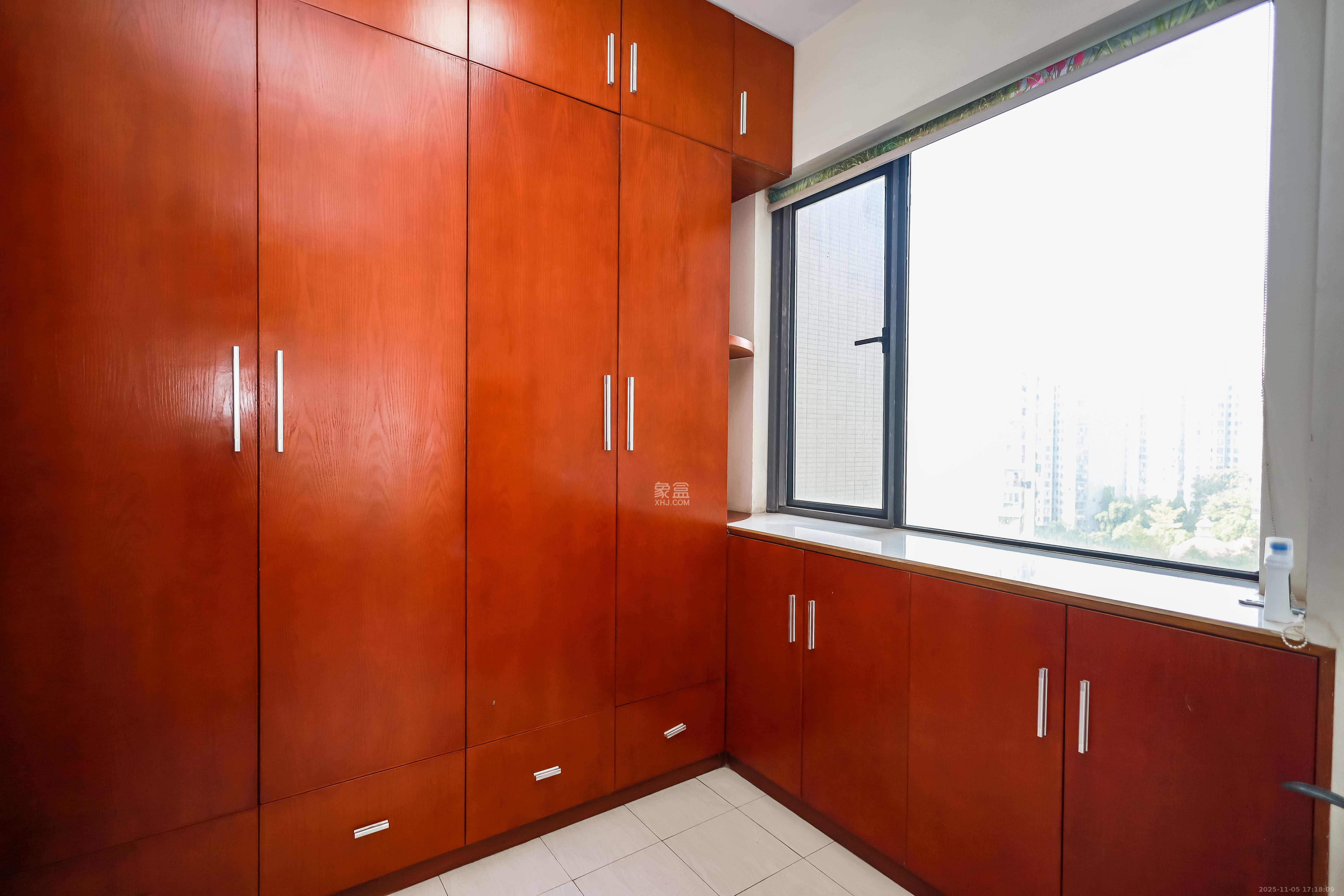 莱茵城  1室2厅1卫    88.0万阳台