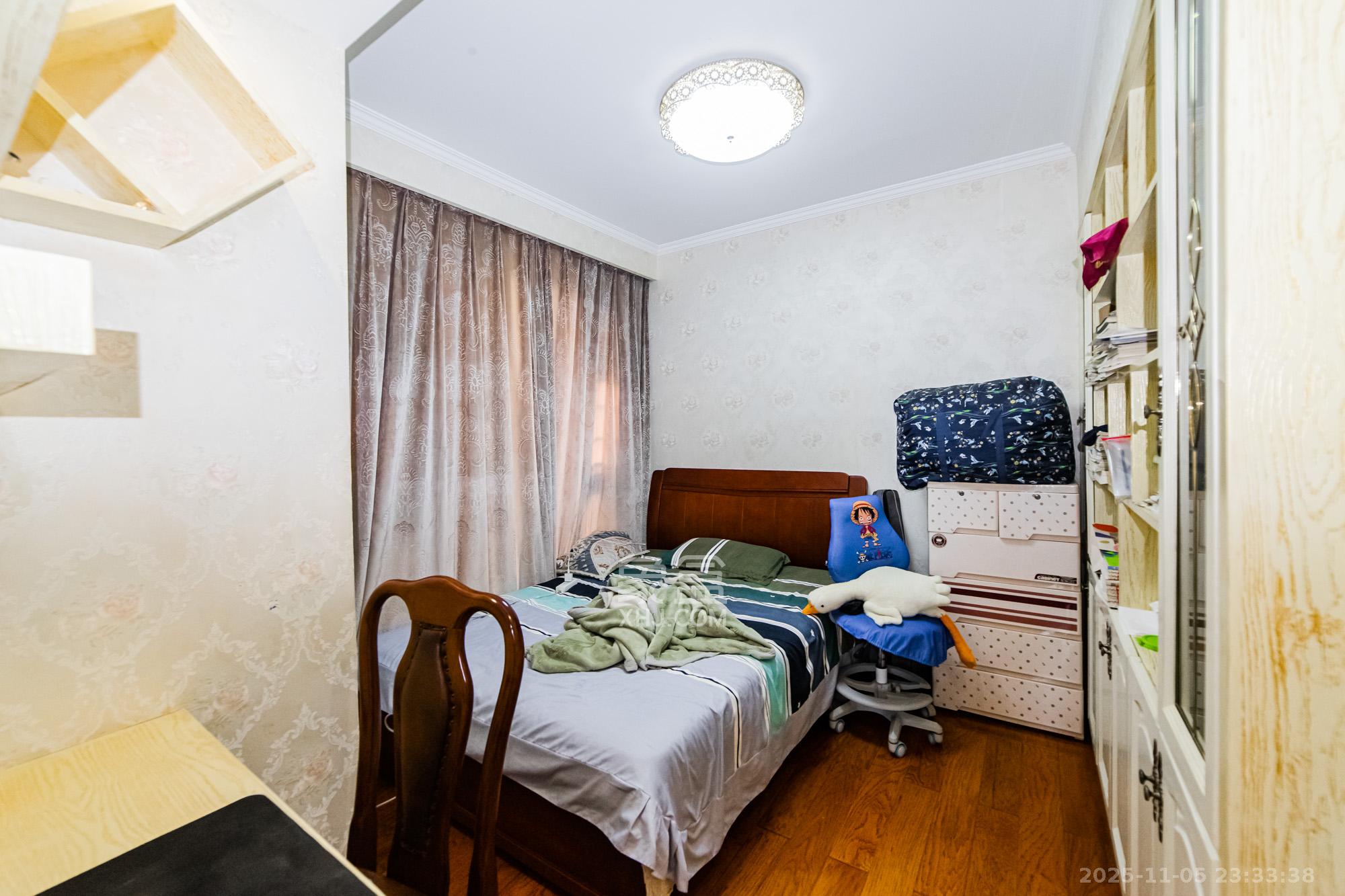 北辰三角洲E3区  3室2厅2卫    145.0万卧室