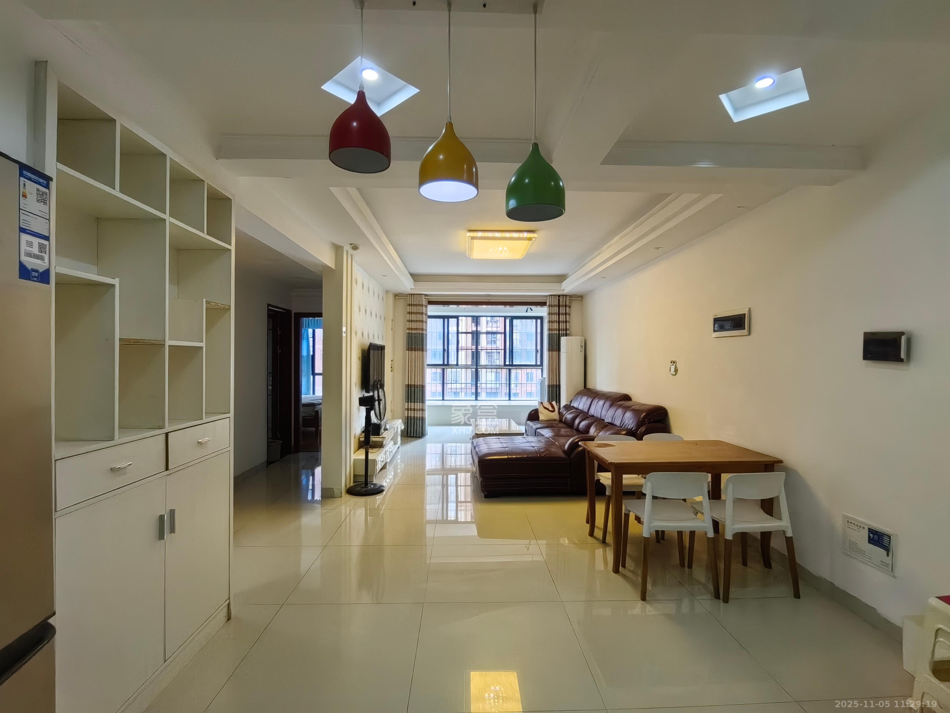 珠江东方明珠（新地东方明珠）三期  3室2厅1卫    1800.0元/月