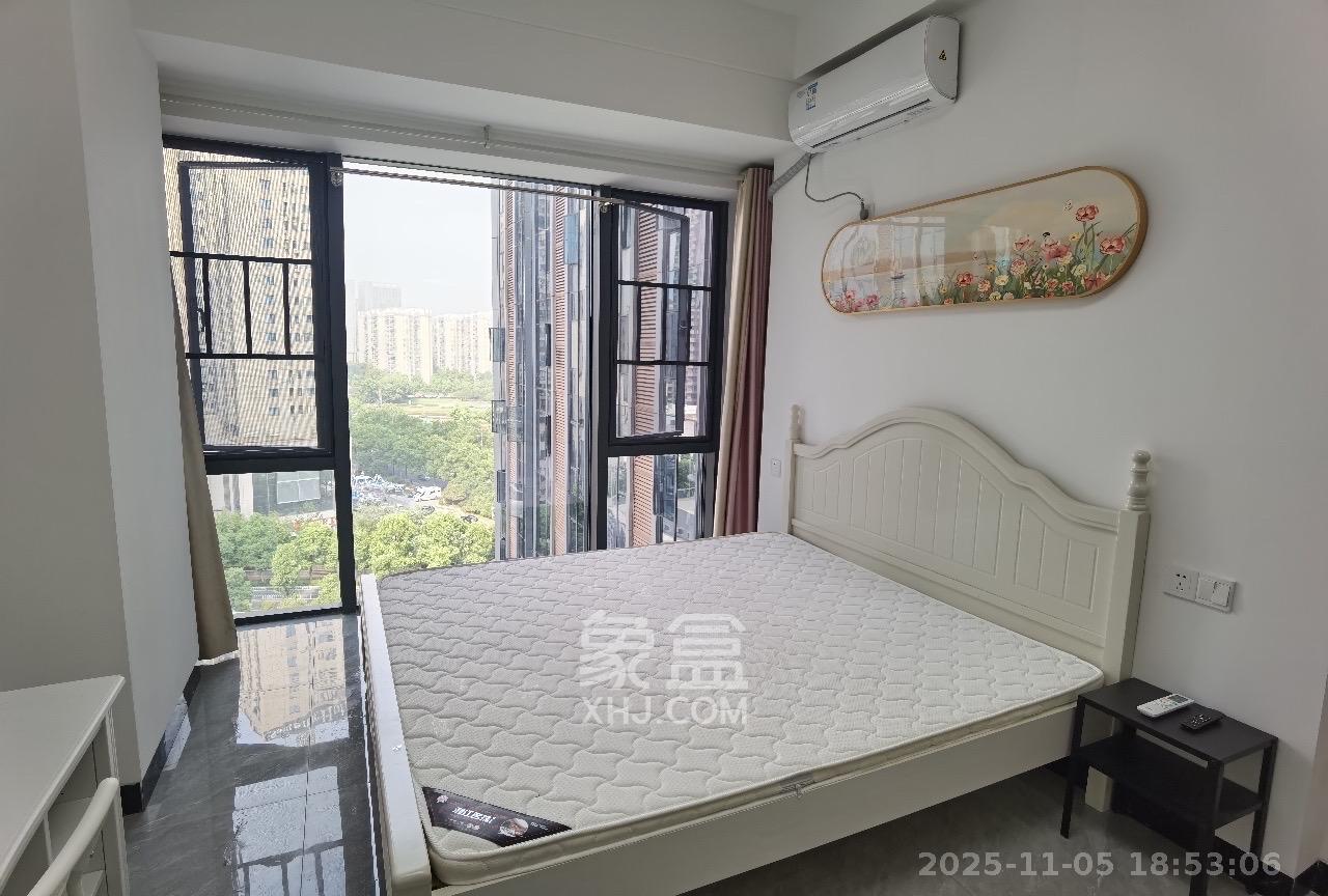 万润时光里  1室1厅1卫    1600.0元/月室内图