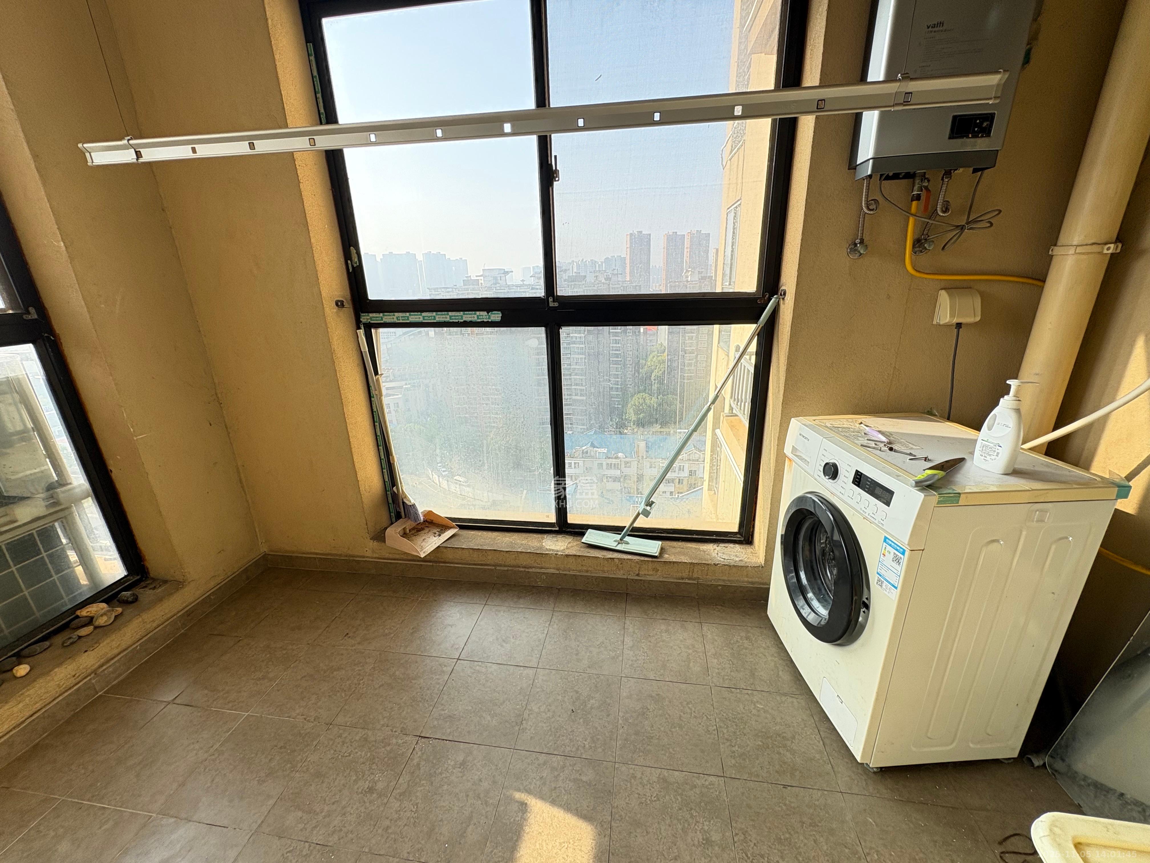 郡原居里  1室0厅1卫    1300.0元/月室内图