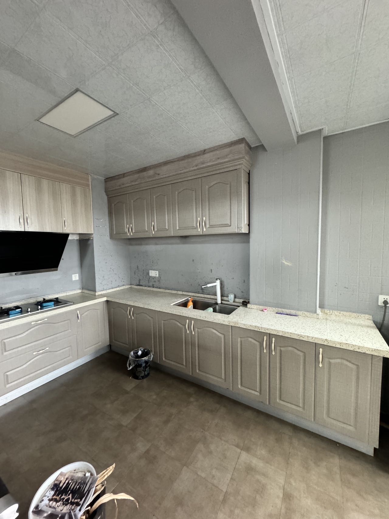 仁济新村 5室2厅2卫 3200.0元/月 仁济新村 5室2厅2卫 3200.0元/月室内图