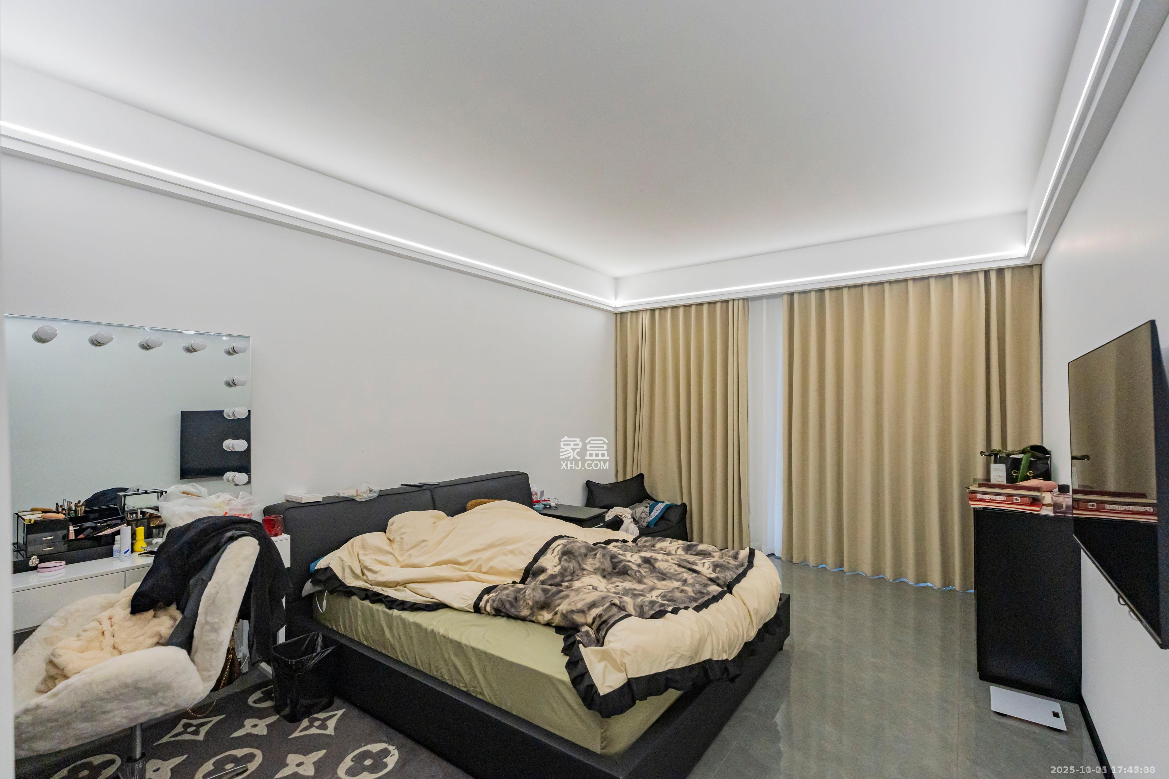 金色屋顶 3室2厅2卫 9900.0元/月 金色屋顶 3室2厅2卫 9900.0元/月室内图