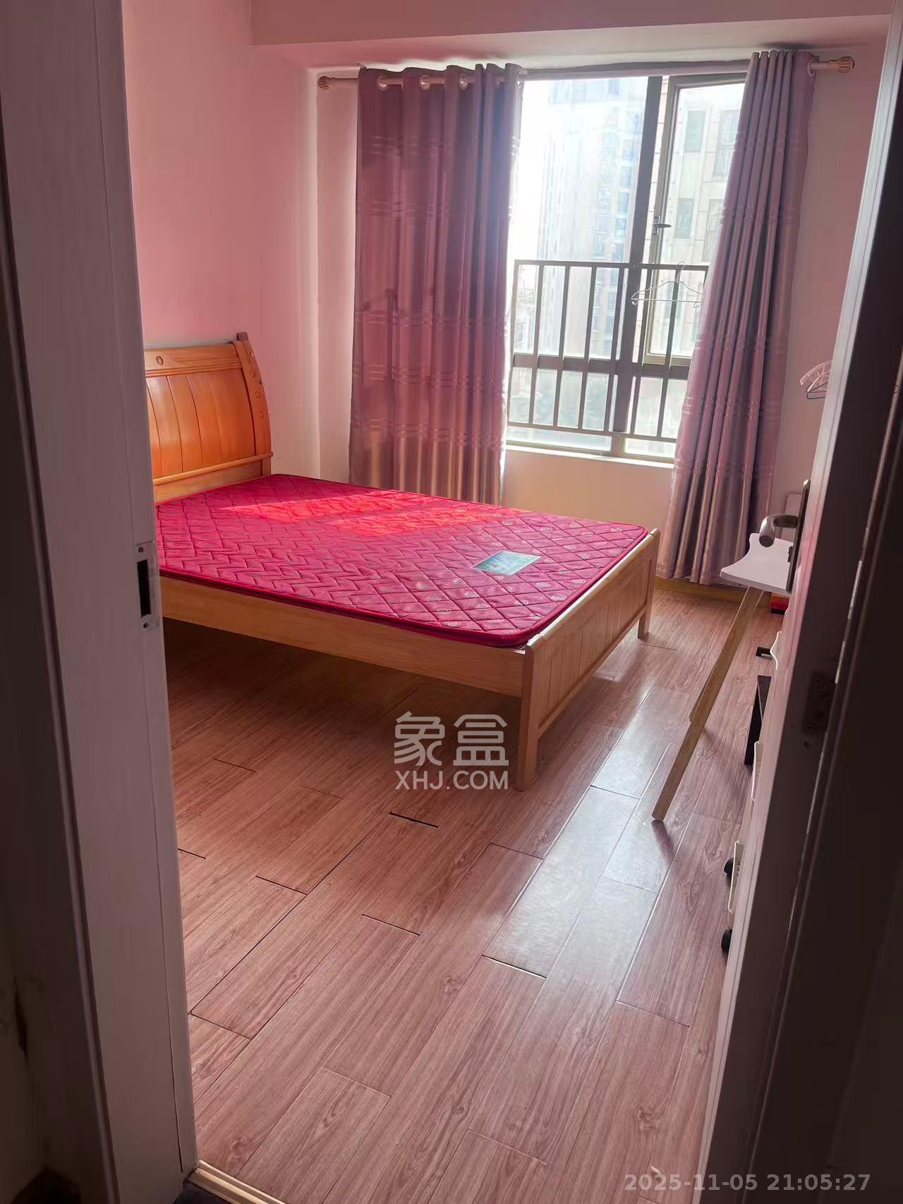 米兰春天  3室2厅1卫    1600.0元/月室内图