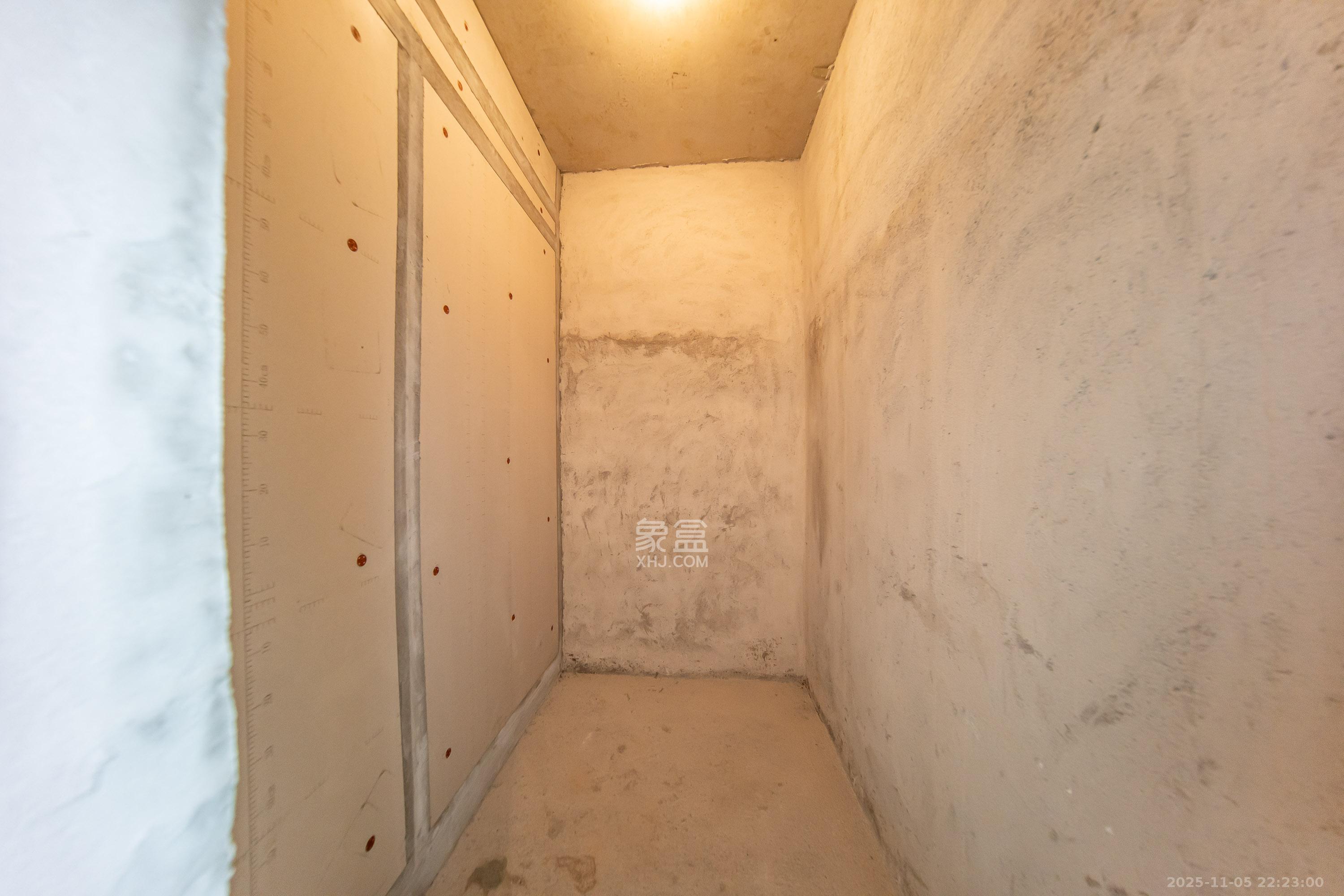 中建钰山湖  4室2厅2卫    330.0万其他