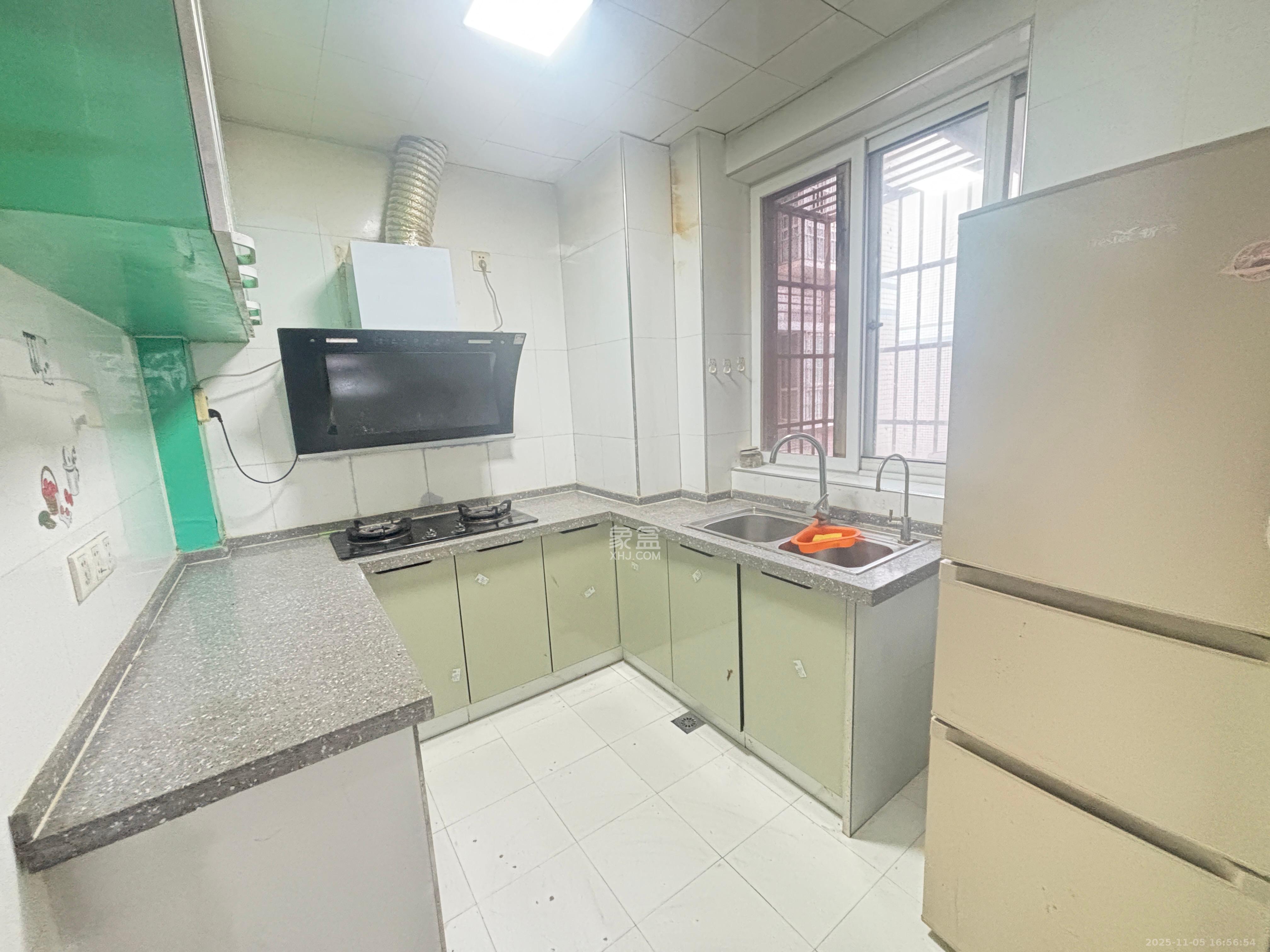 佳美星城 3室2厅1卫 1600.0元/月 佳美星城 3室2厅1卫 1600.0元/月室内图