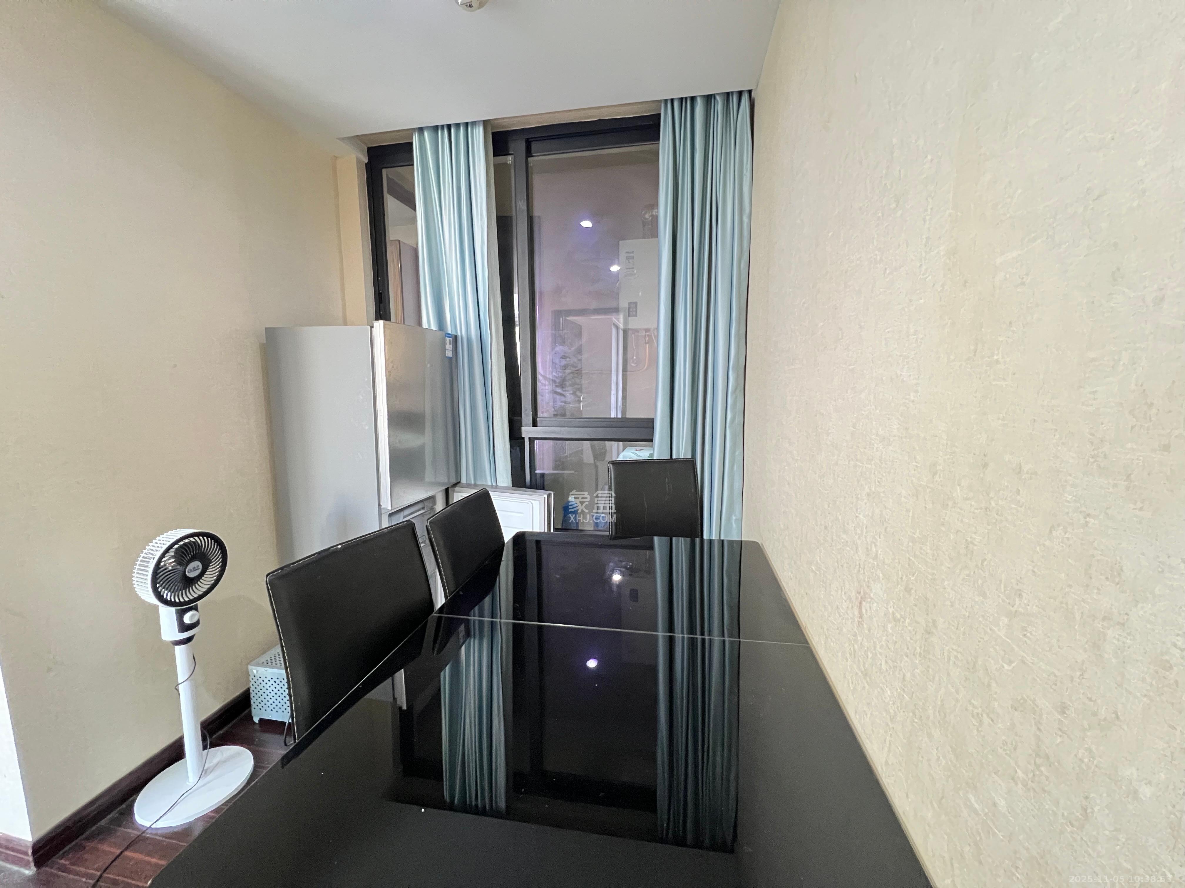 德思勤城市广场（宝格丽公寓）  2室1厅1卫    3200.0元/月室内图