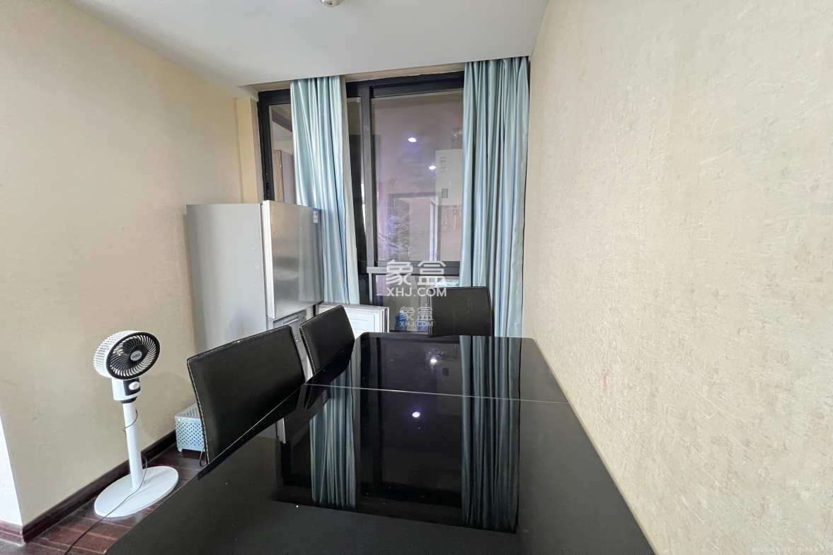 德思勤城市广场(宝格丽公寓) 2室1厅1卫 3200.0元/月 德思勤城市广场(宝格丽公寓) 2室1厅1卫 3200.0元/月室内图