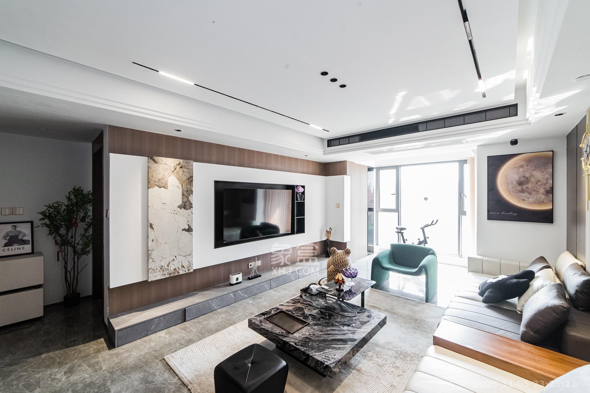 北辰瀚江府 3室2厅2卫 238.0万 北辰瀚江府 3室2厅2卫 238.0万客厅