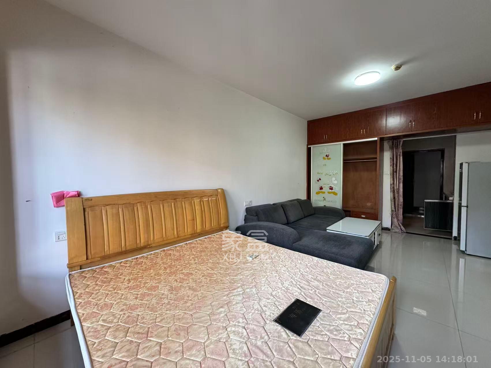 上峰苑（兰亭玥岛）  1室1厅1卫    1400.0元/月室内图