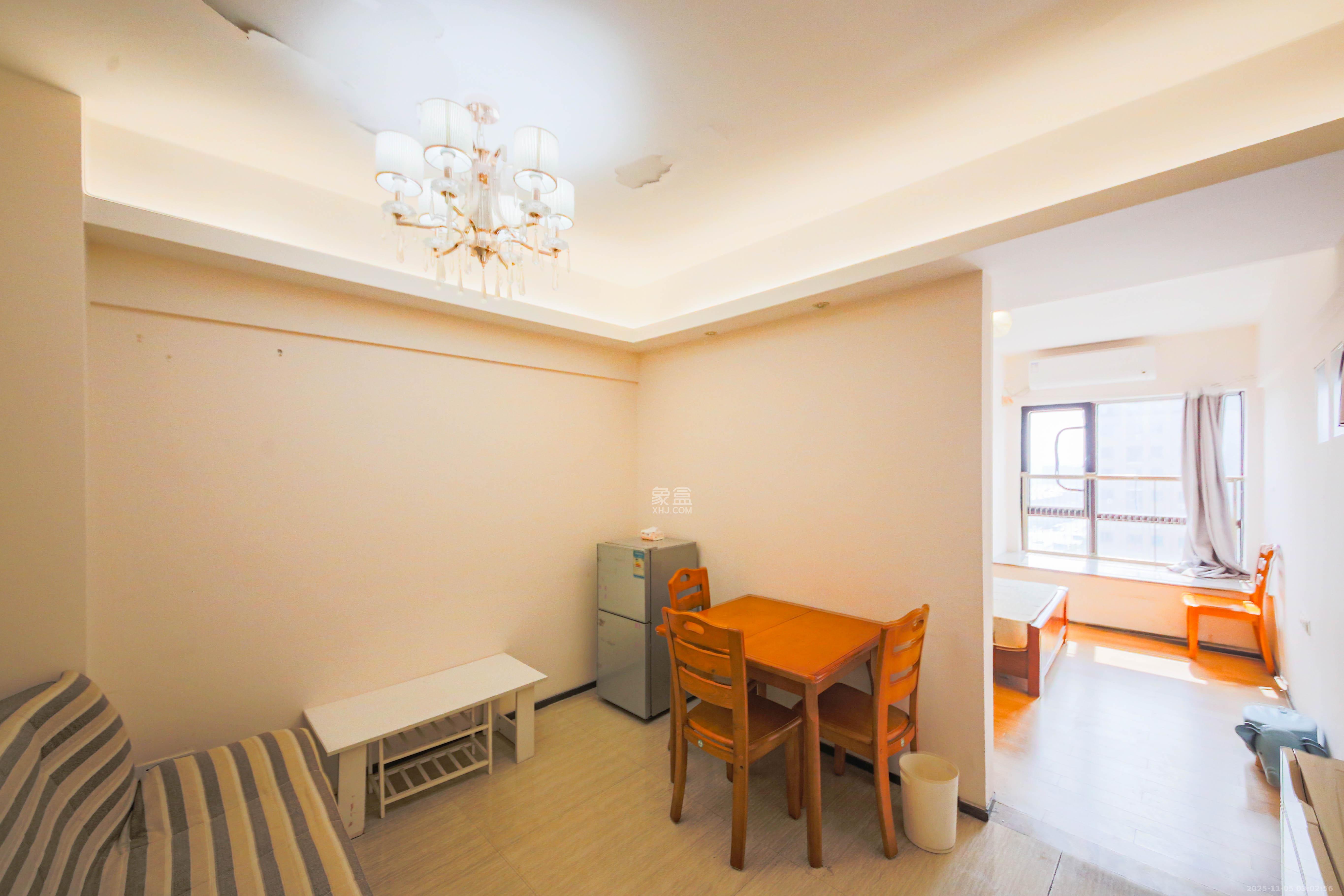 奥林匹克花园贡院二期  1室1厅1卫    40.0万客厅