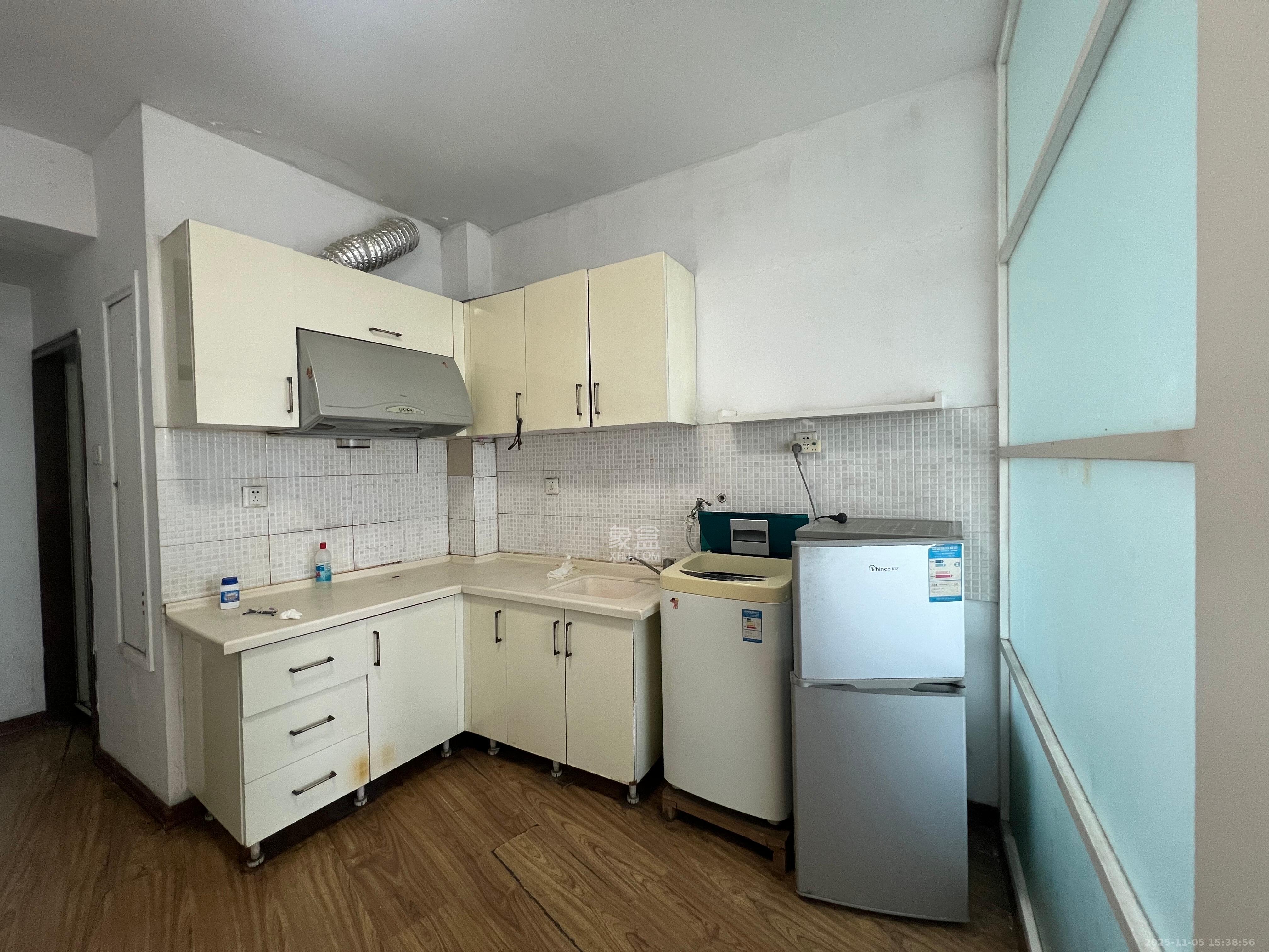 几米空间  1室1厅1卫    1300.0元/月室内图