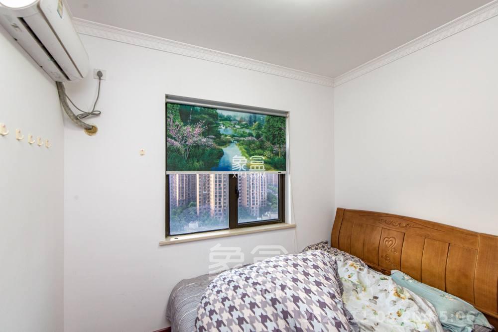 德润小区（丰升德润小区）  4室2厅2卫    2600.0元/月室内图