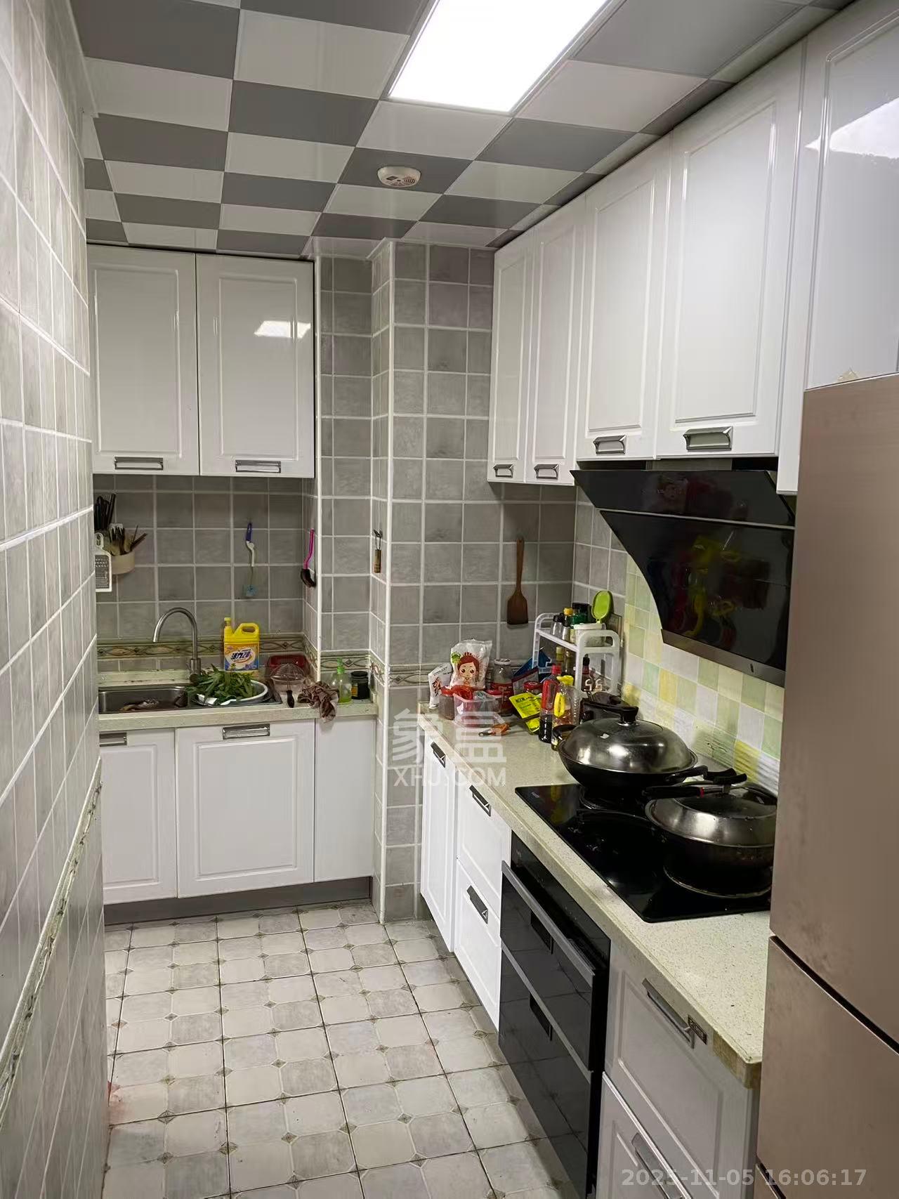 金茂梅溪湖  3室2厅2卫    3200.0元/月室内图