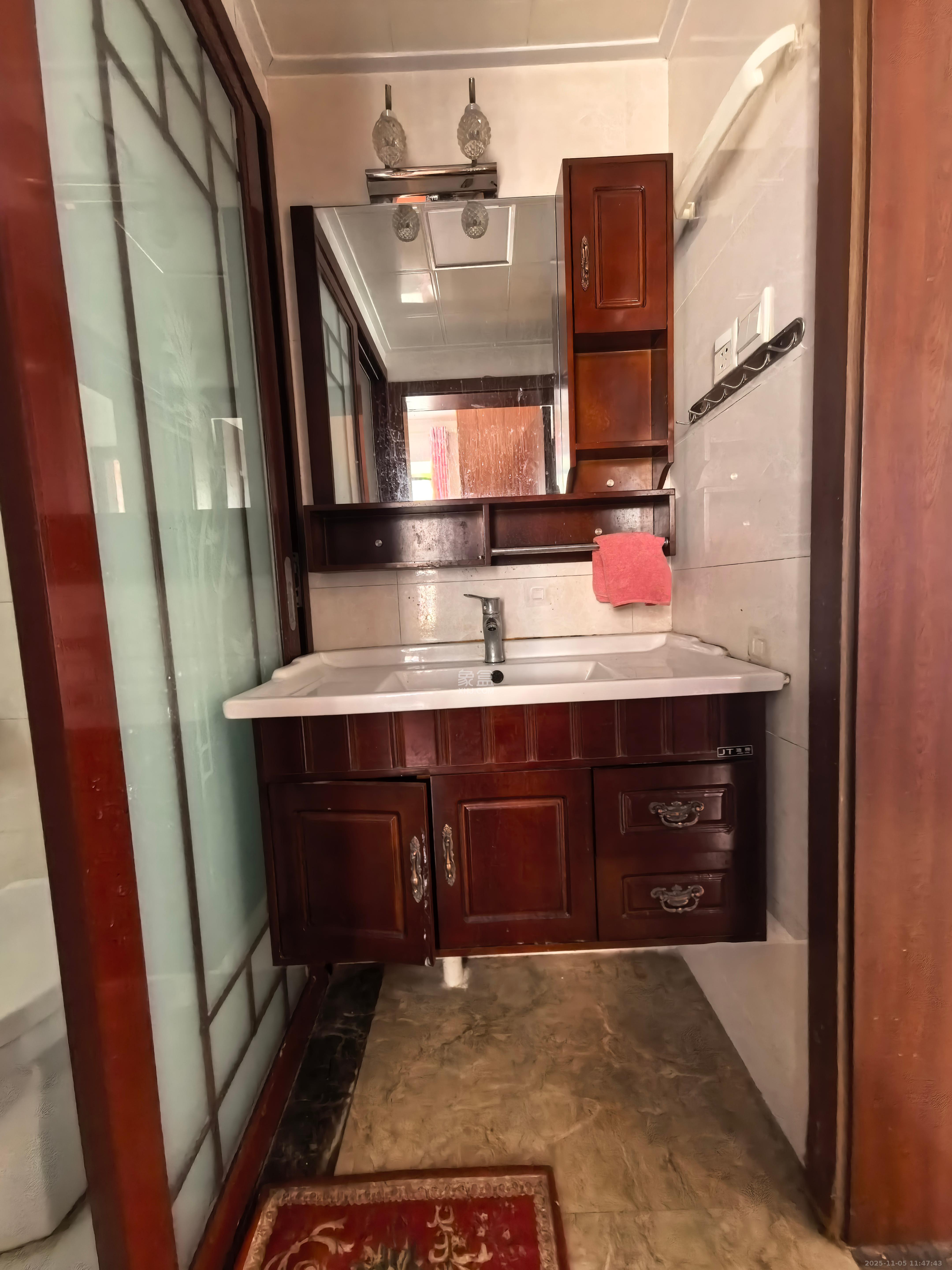 水岸世景 3室1厅1卫 1800.0元/月 水岸世景 3室1厅1卫 1800.0元/月室内图