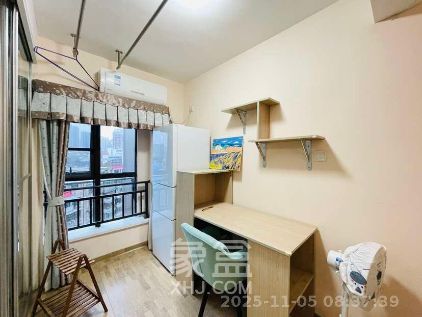 大财门公寓  1室1厅1卫    2500.0元/月室内图