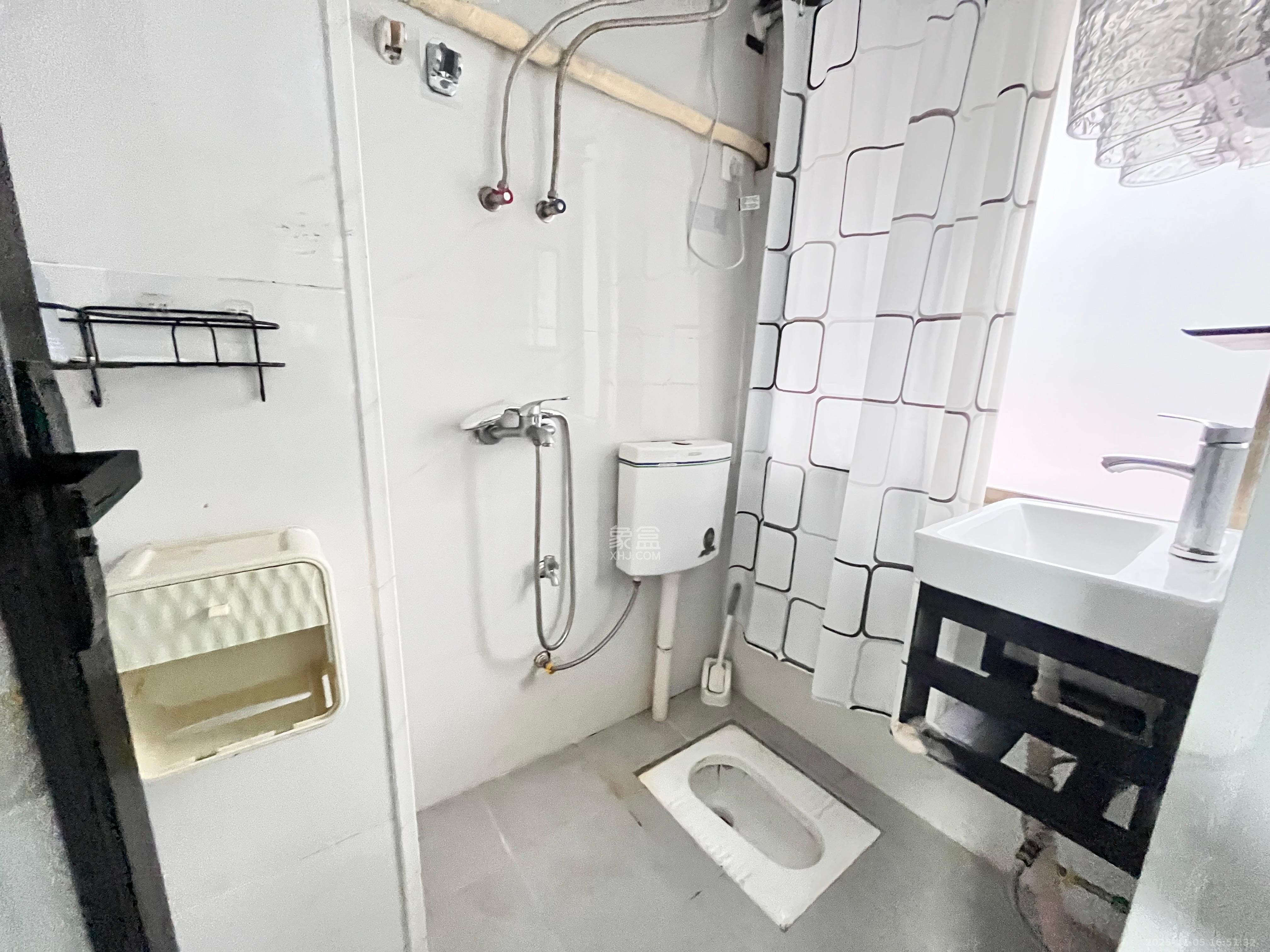 扬帆小区 1室1厅1卫 1400.0元/月 扬帆小区 1室1厅1卫 1400.0元/月室内图