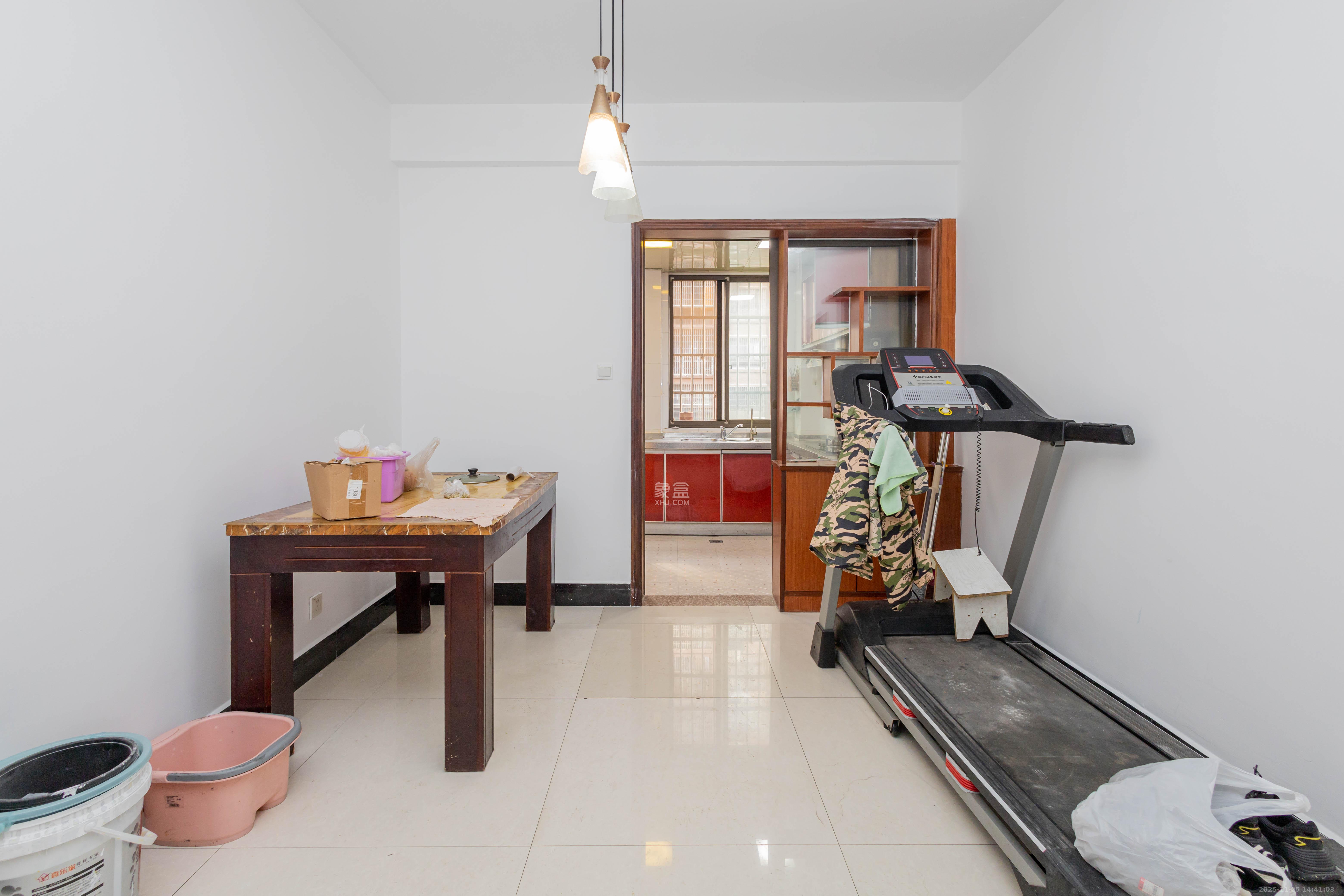 方略潇邦  3室2厅2卫    56.8万客厅