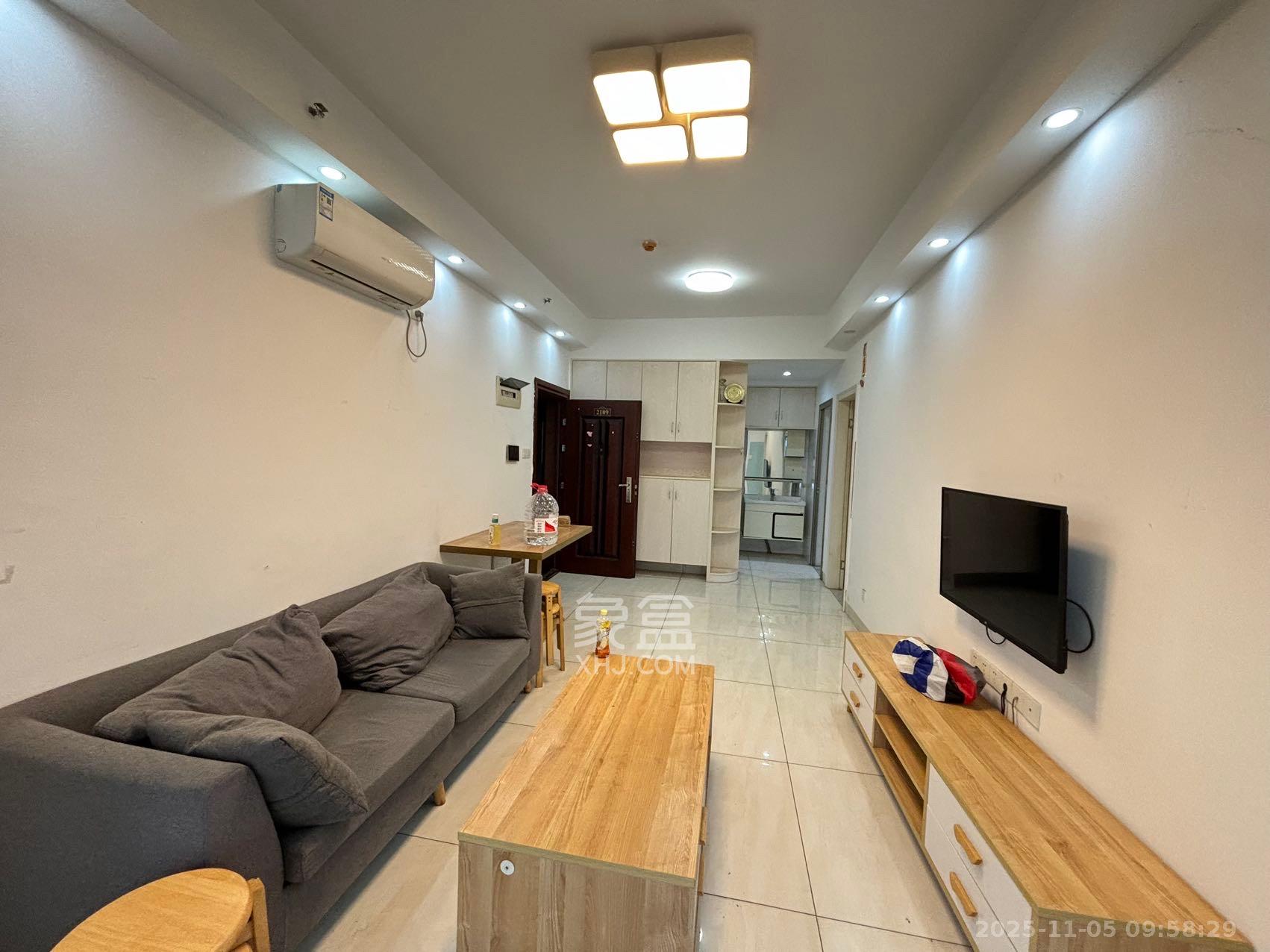 半山公馆（半山国际中心）  1室1厅1卫    2400.0元/月室内图