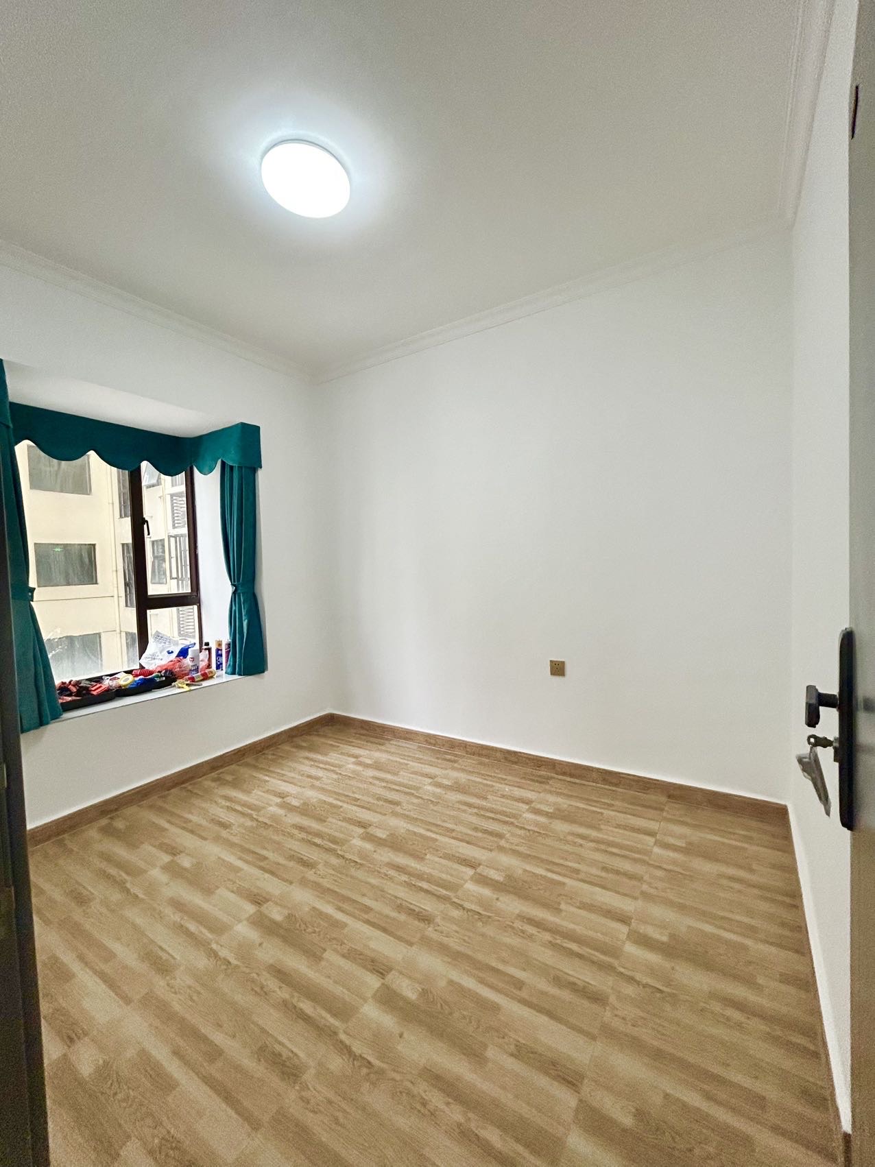 新琼雅苑  2室2厅1卫    83.0万客厅