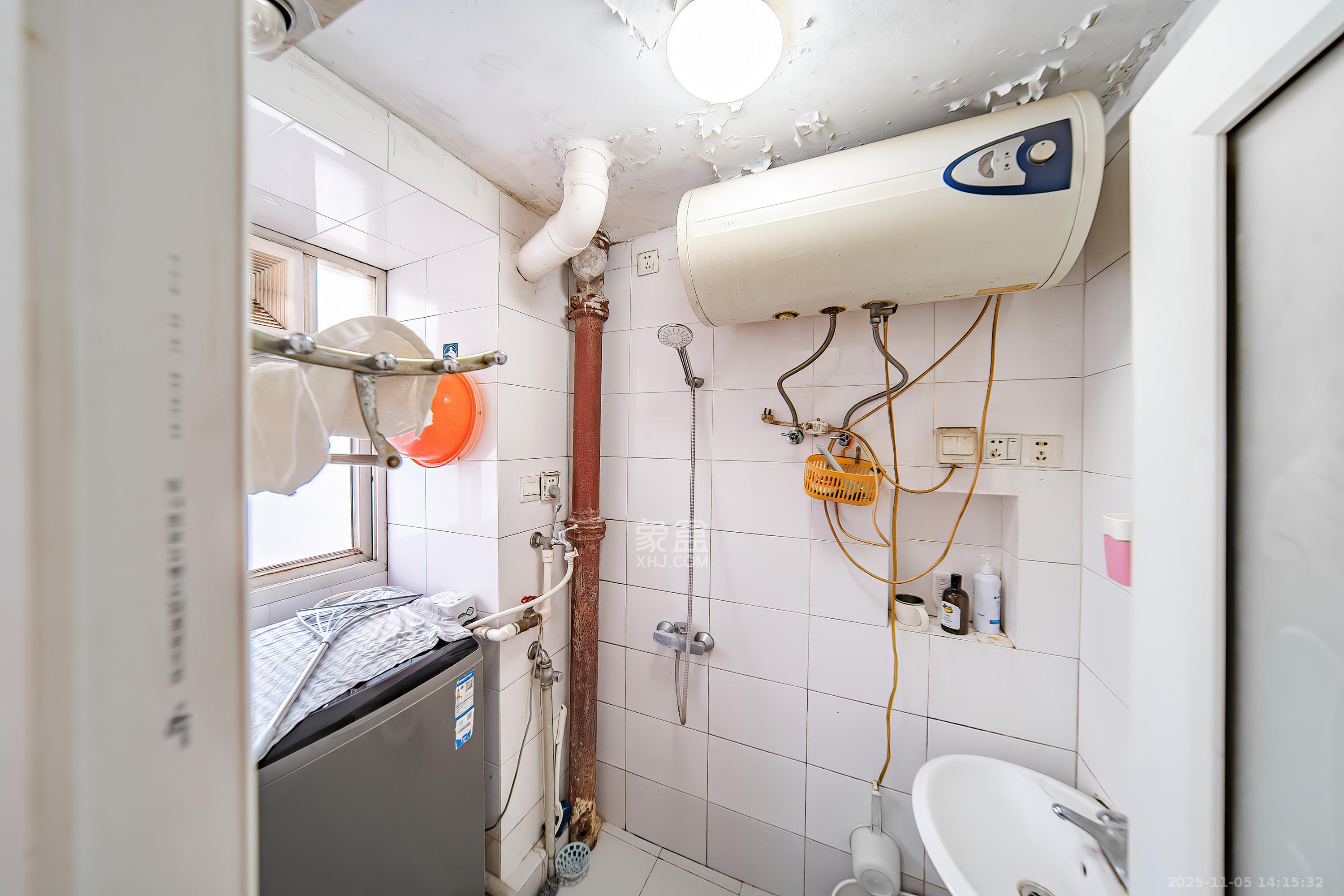 便河边社区  3室2厅1卫    66.0万卫生间