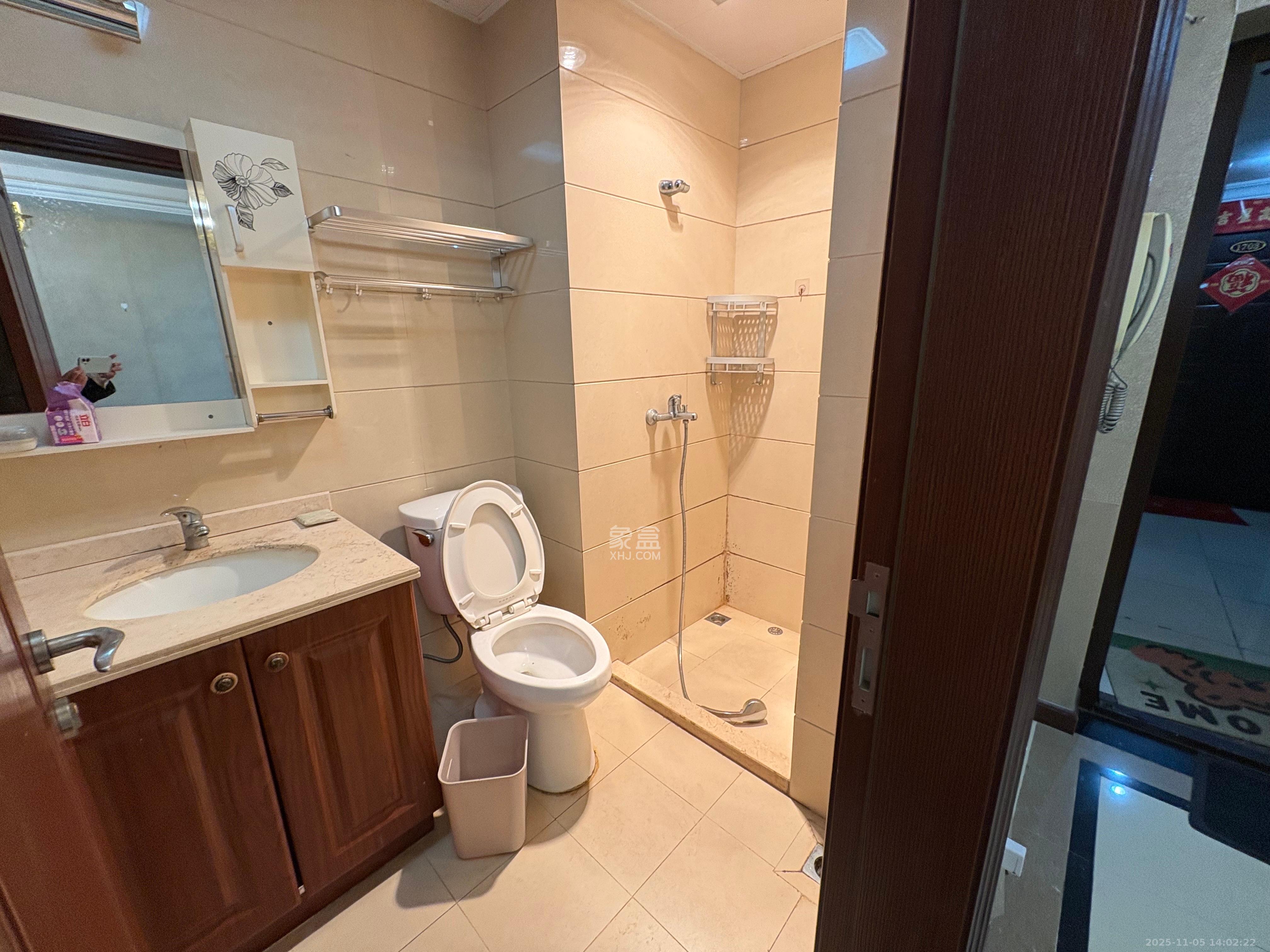 郡原居里  1室0厅1卫    1300.0元/月室内图