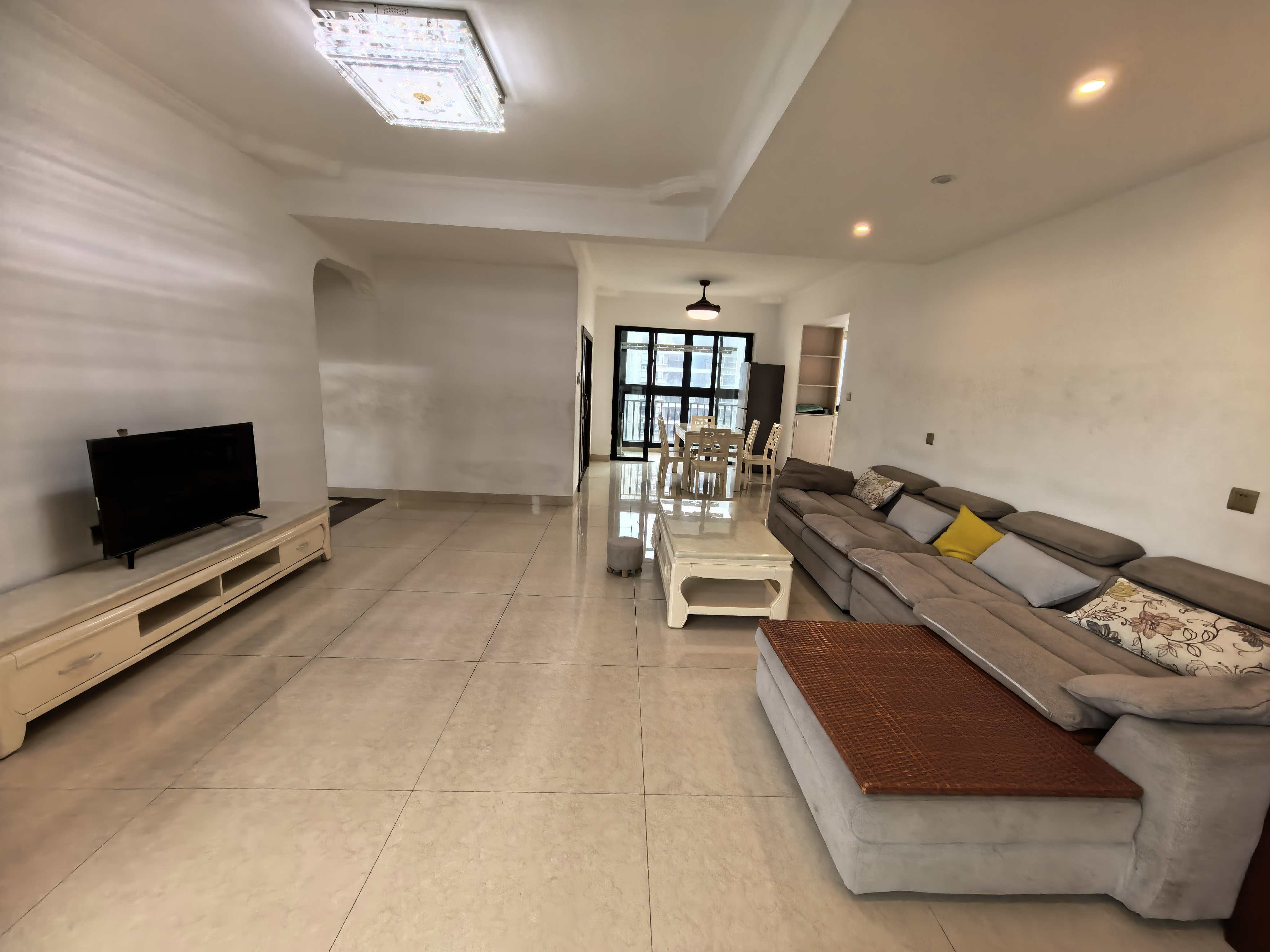 盛达景都三期  3室2厅2卫    3500.0元/月室内图