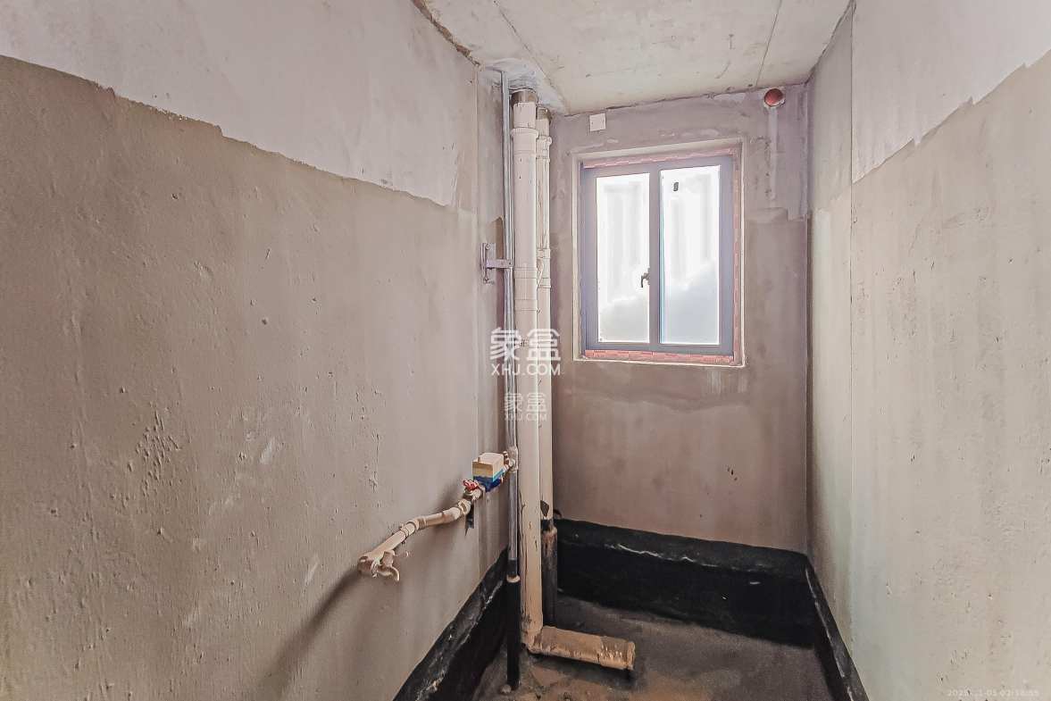 钱隆首府(福晟御园) 3室2厅2卫 115.0万 钱隆首府(福晟御园) 3室2厅2卫 115.0万卫生间