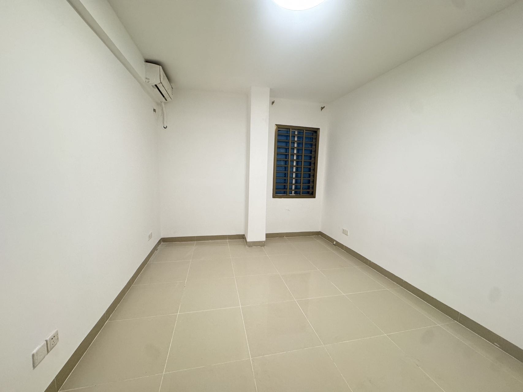 和谐家园(锦和广场) 6室3厅4卫 318.0万 和谐家园(锦和广场) 6室3厅4卫 318.0万客厅