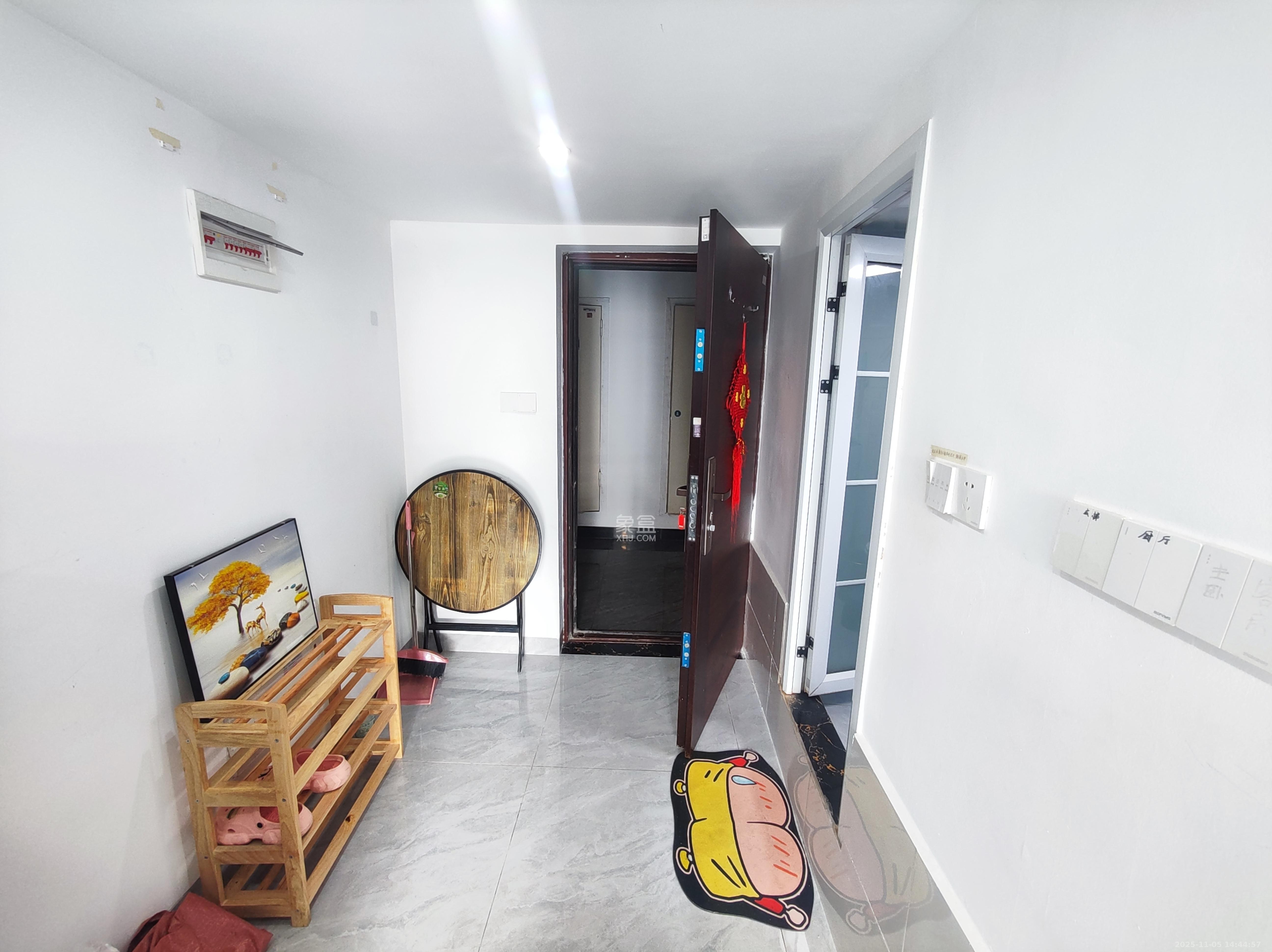 天麓轻奢国际  2室1厅1卫    1600.0元/月室内图