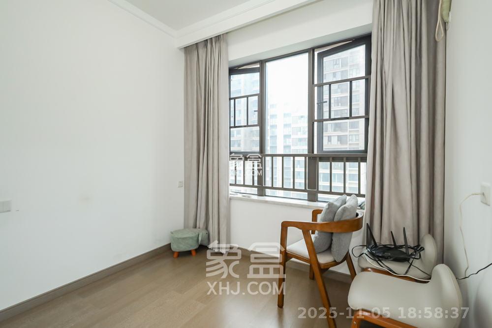 龙湖铂金中心（龙湖春江郦城）  3室2厅2卫    5000.0元/月室内图