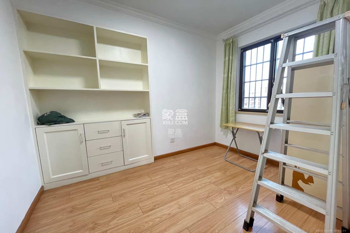 绿地中央广场 3室2厅1卫 2900.0元/月 绿地中央广场 3室2厅1卫 2900.0元/月室内图