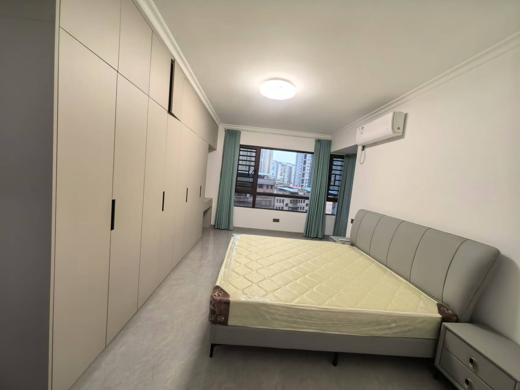 融冠乐城 5室2厅2卫 4300.0元/月 融冠乐城 5室2厅2卫 4300.0元/月室内图