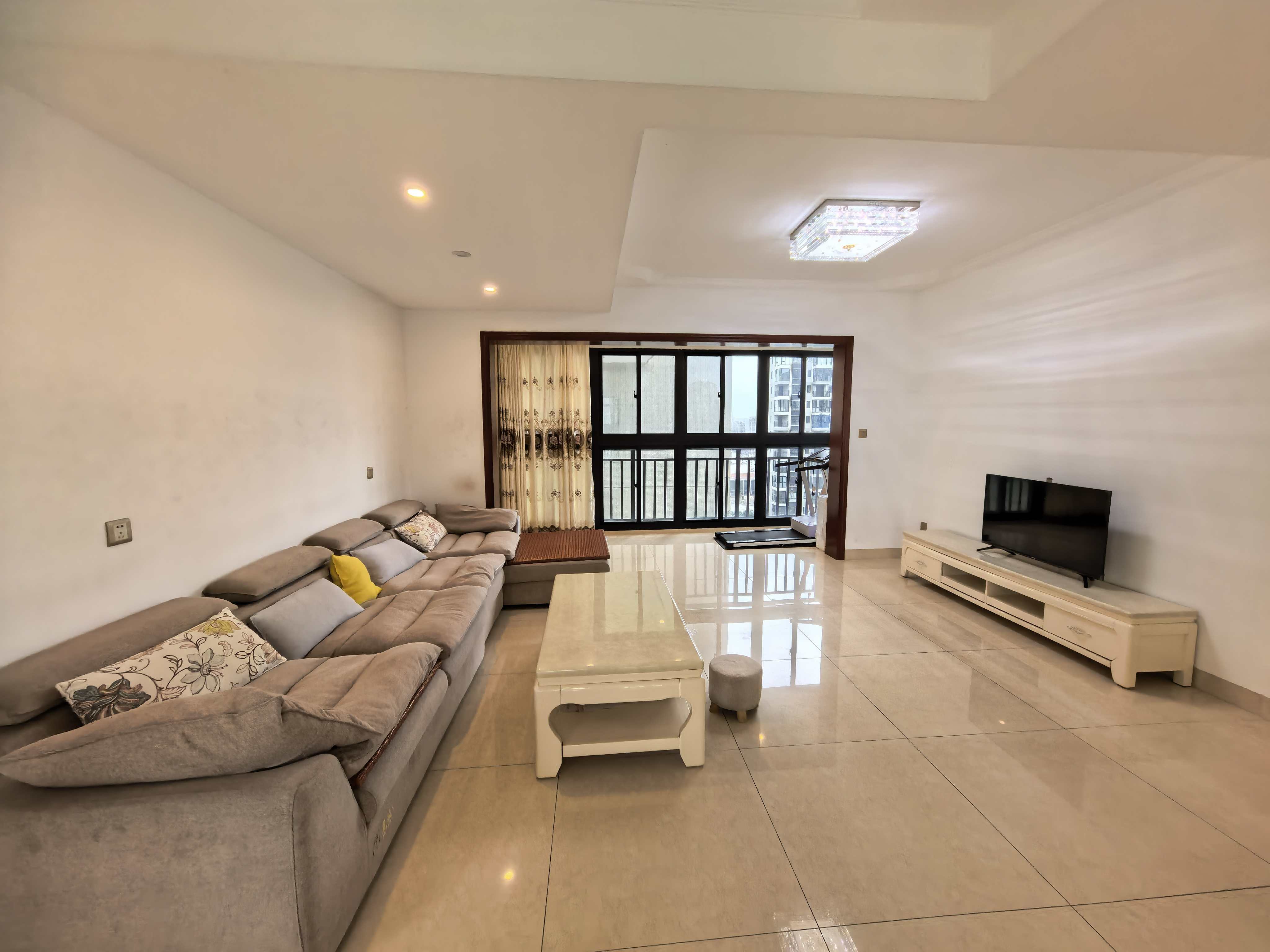 盛达景都三期  3室2厅2卫    3500.0元/月室内图