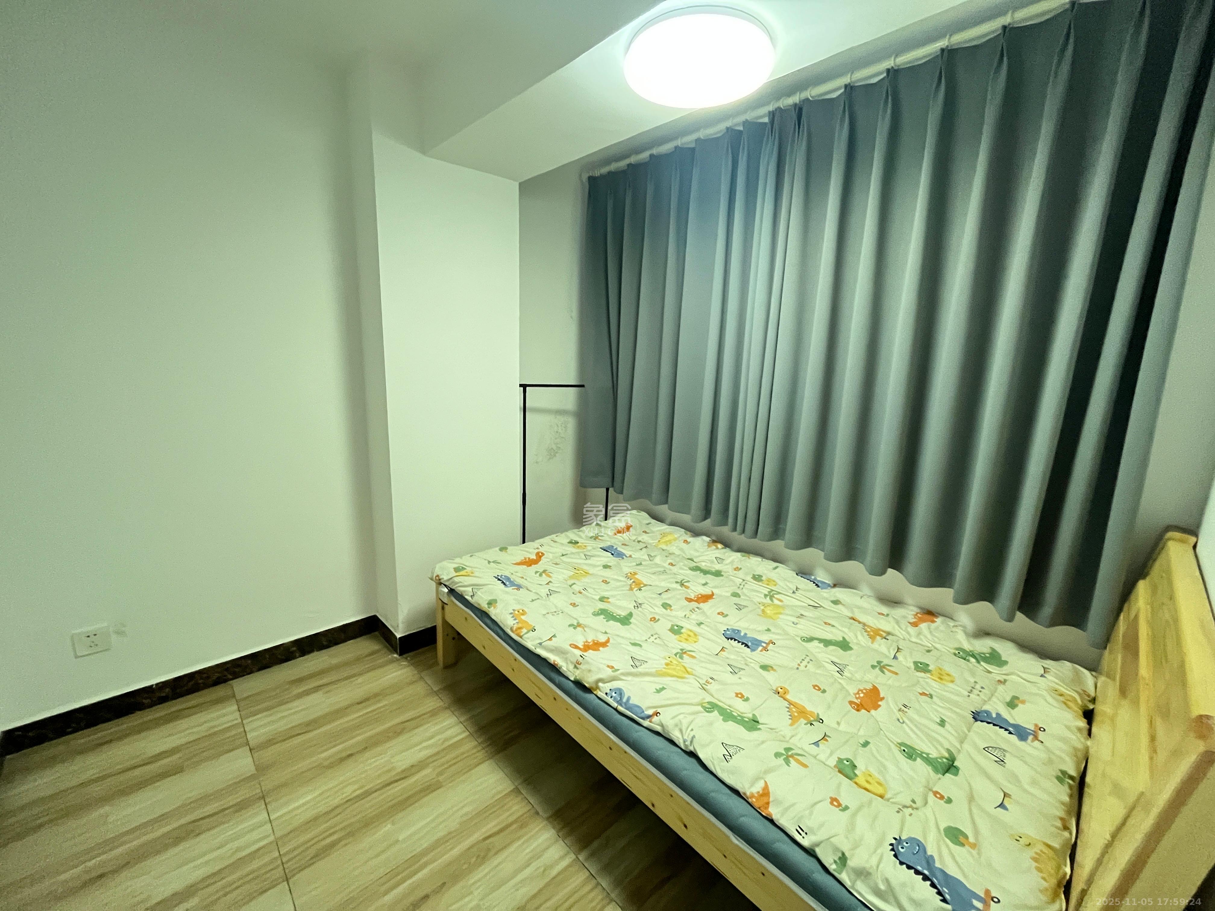 宏景名厦  3室1厅2卫    2600.0元/月室内图