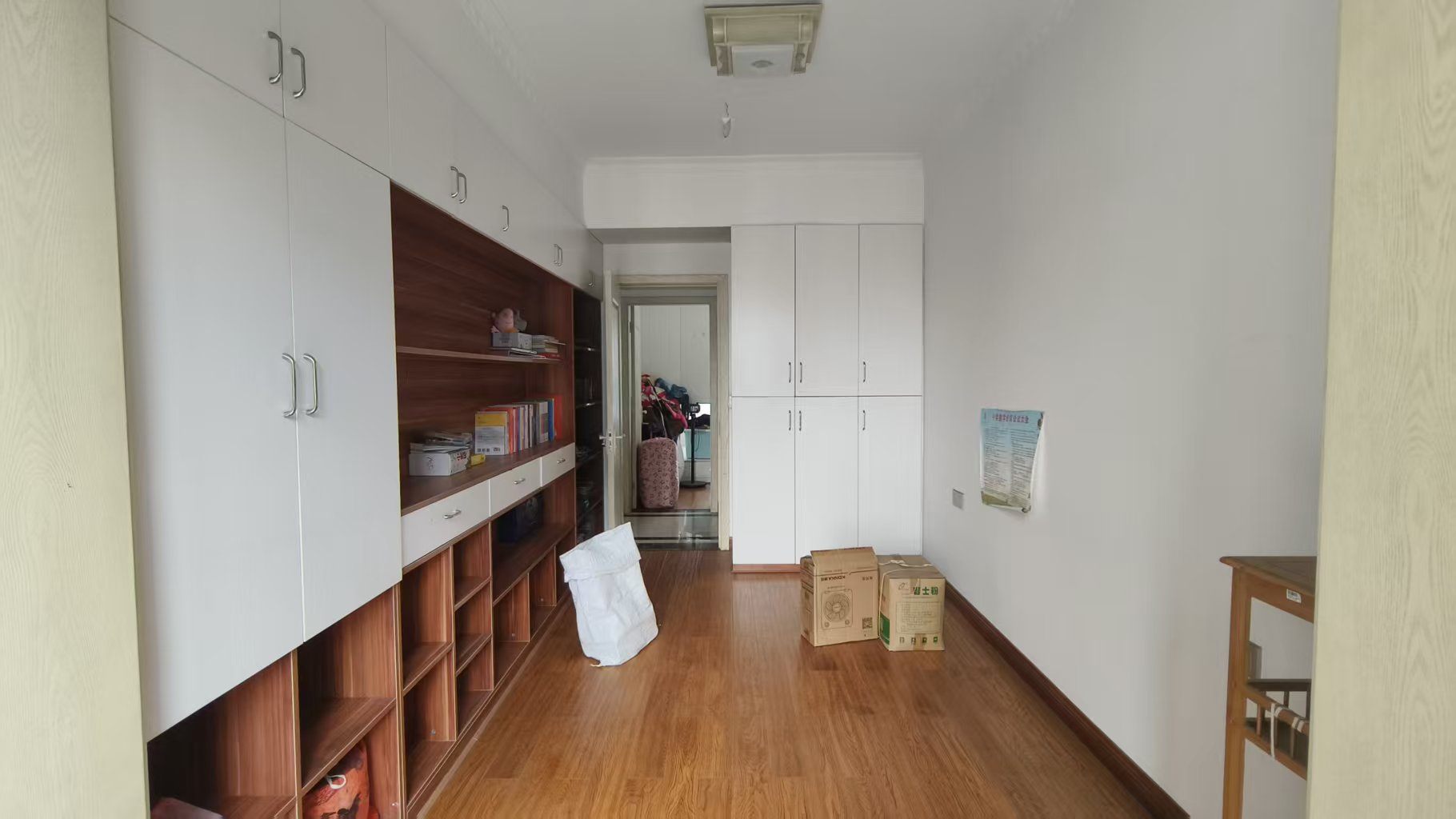 会龙山溪谷(住宅) 3室2厅2卫 2280.0元/月 会龙山溪谷(住宅) 3室2厅2卫 2280.0元/月室内图