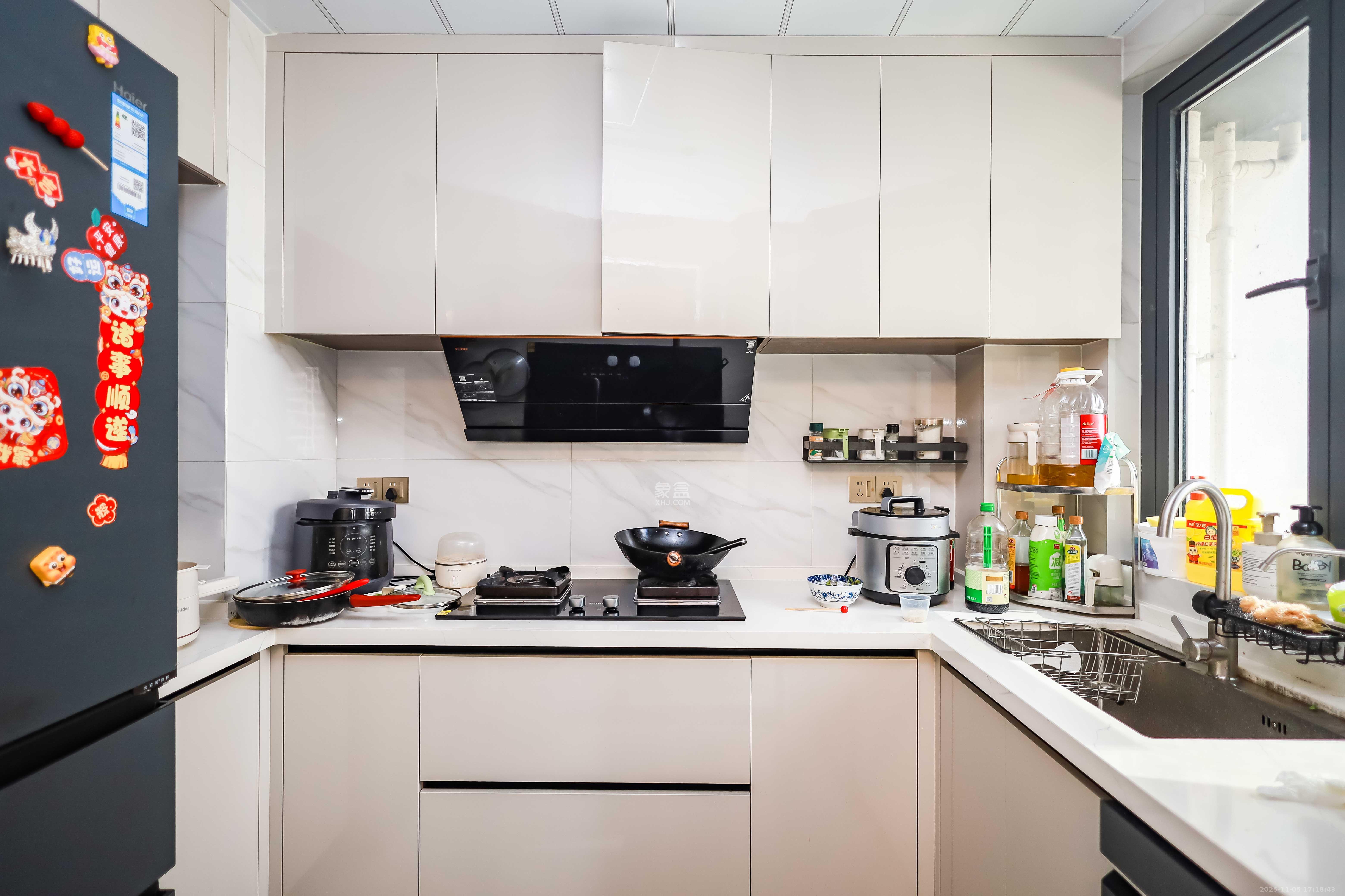 保利恒伟时光印象  4室2厅2卫    135.0万厨房