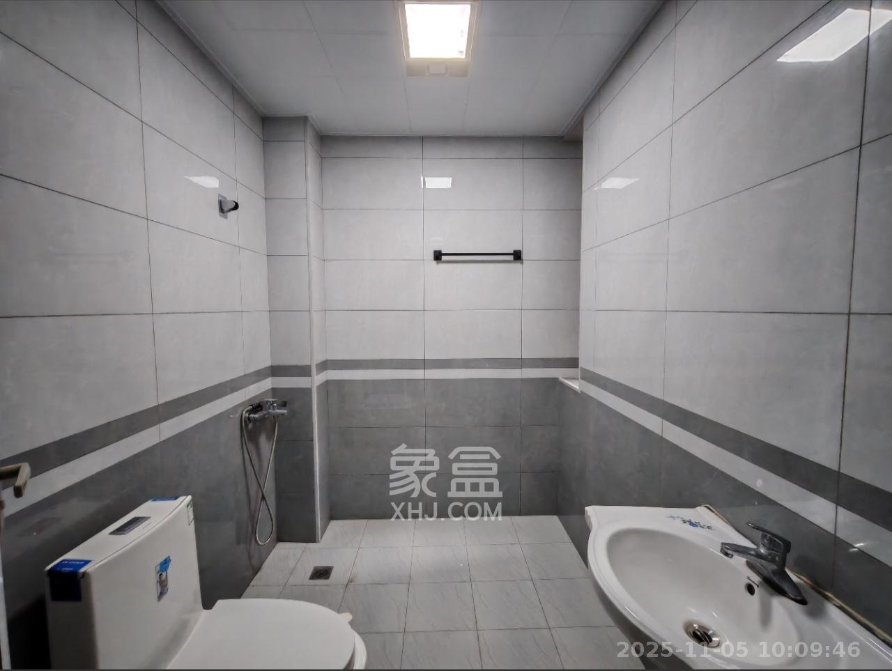 恒盛世家 3室2厅2卫 2300.0元/月 恒盛世家 3室2厅2卫 2300.0元/月室内图