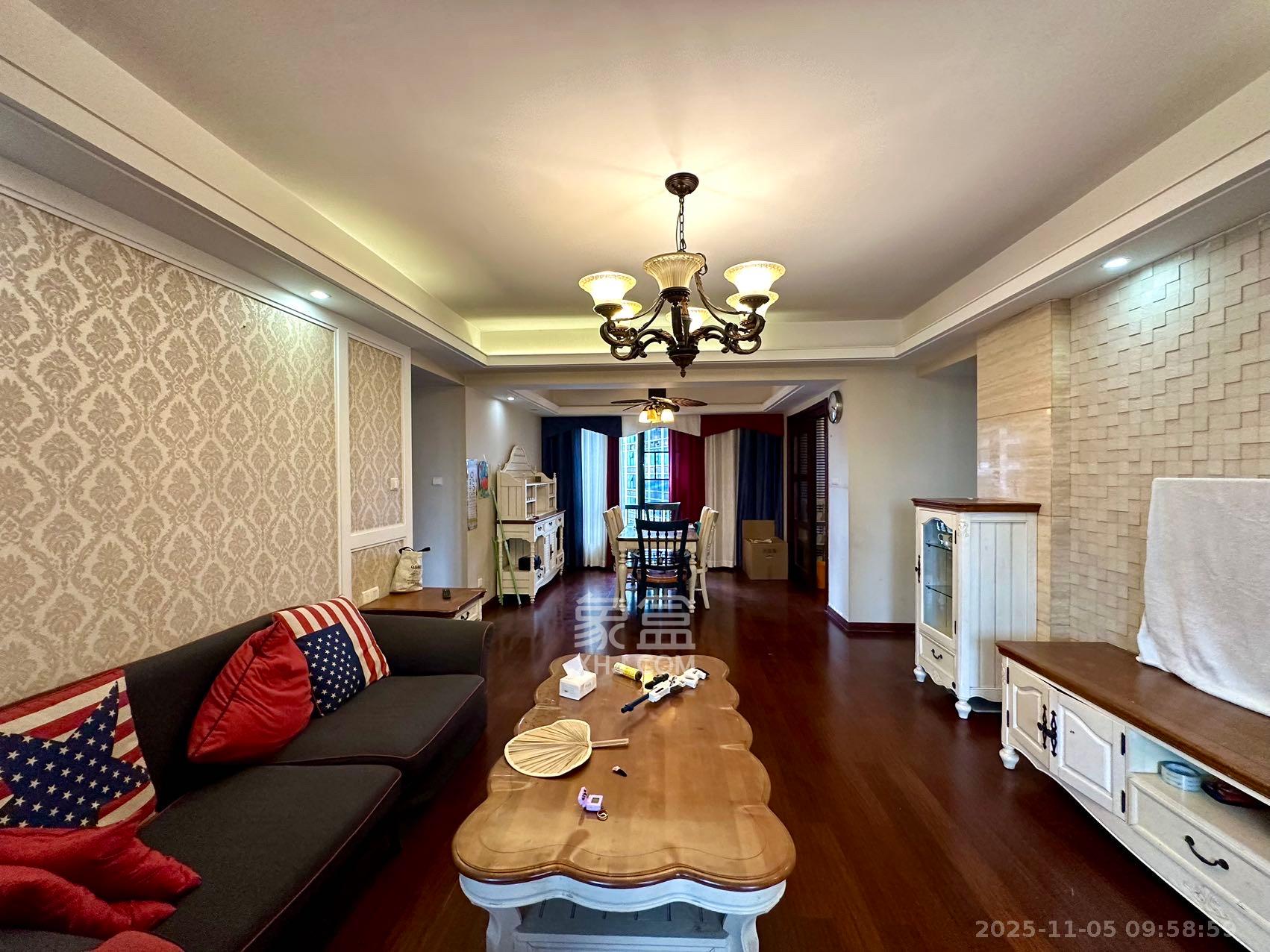 达美D6区  4室2厅2卫    2800.0元/月室内图1