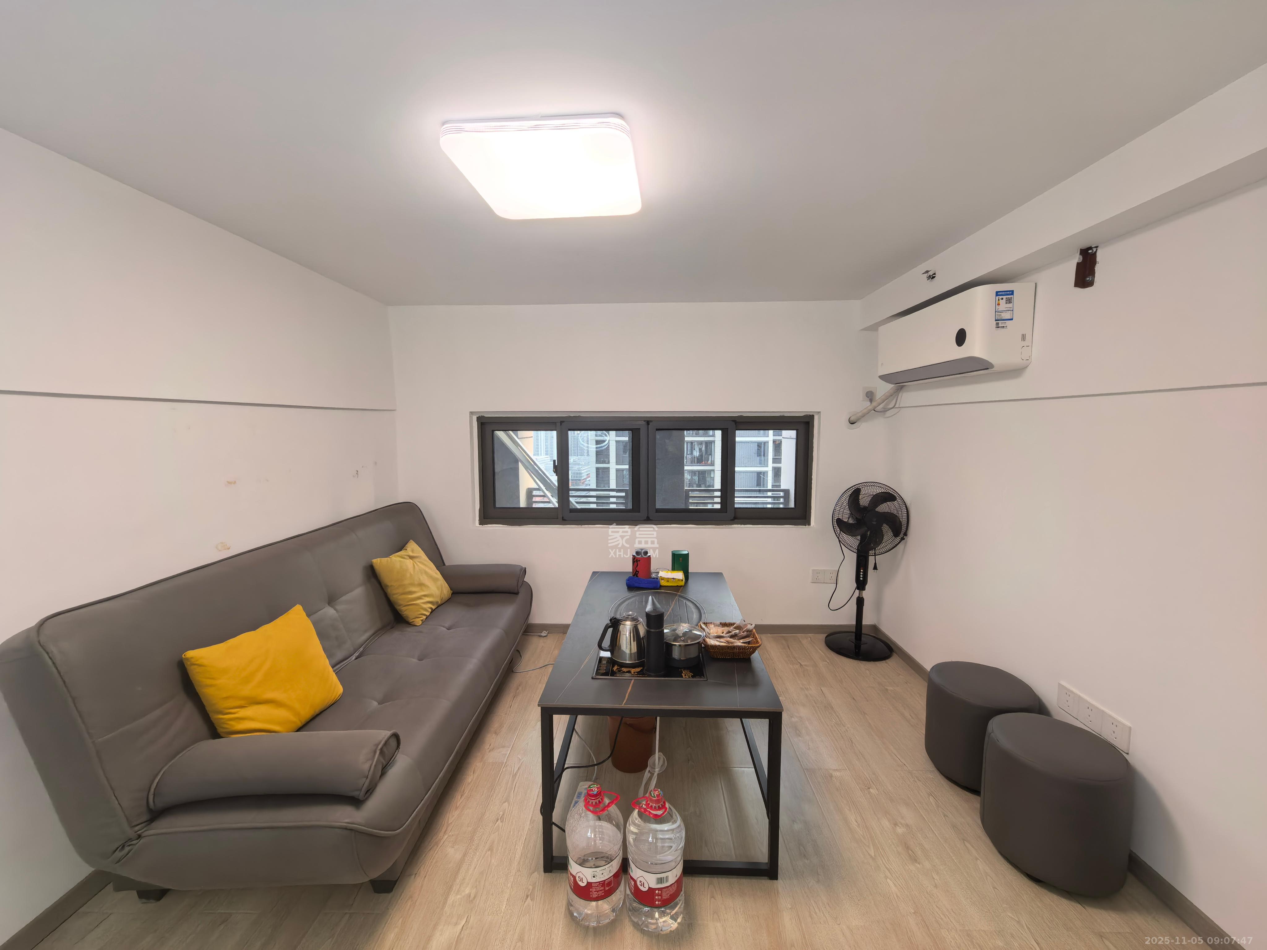 中交广场公寓  1室1厅1卫    2200.0元/月室内图