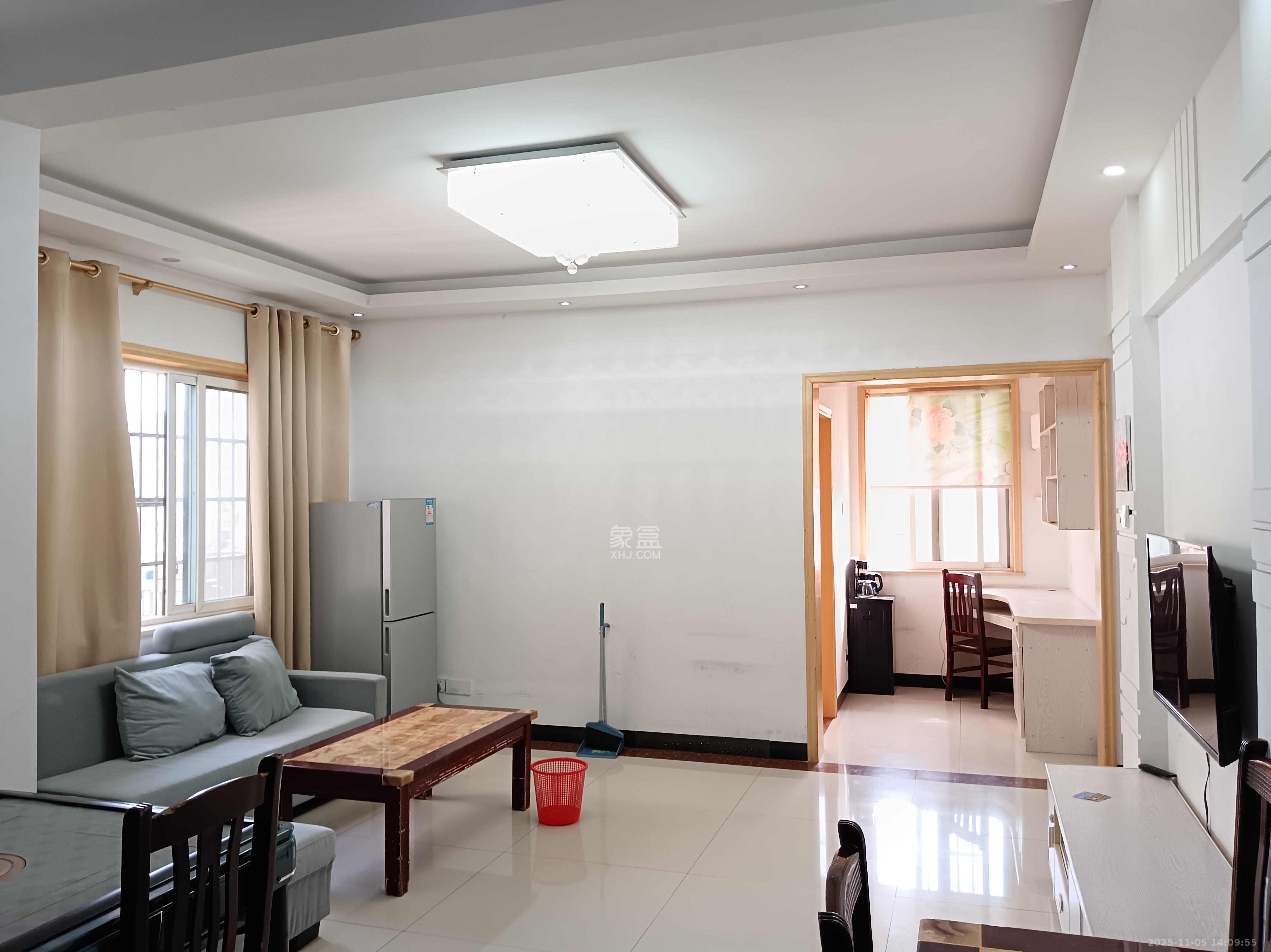 楚天世纪城东苑 2室2厅1卫 1400.0元/月 楚天世纪城东苑 2室2厅1卫 1400.0元/月室内图