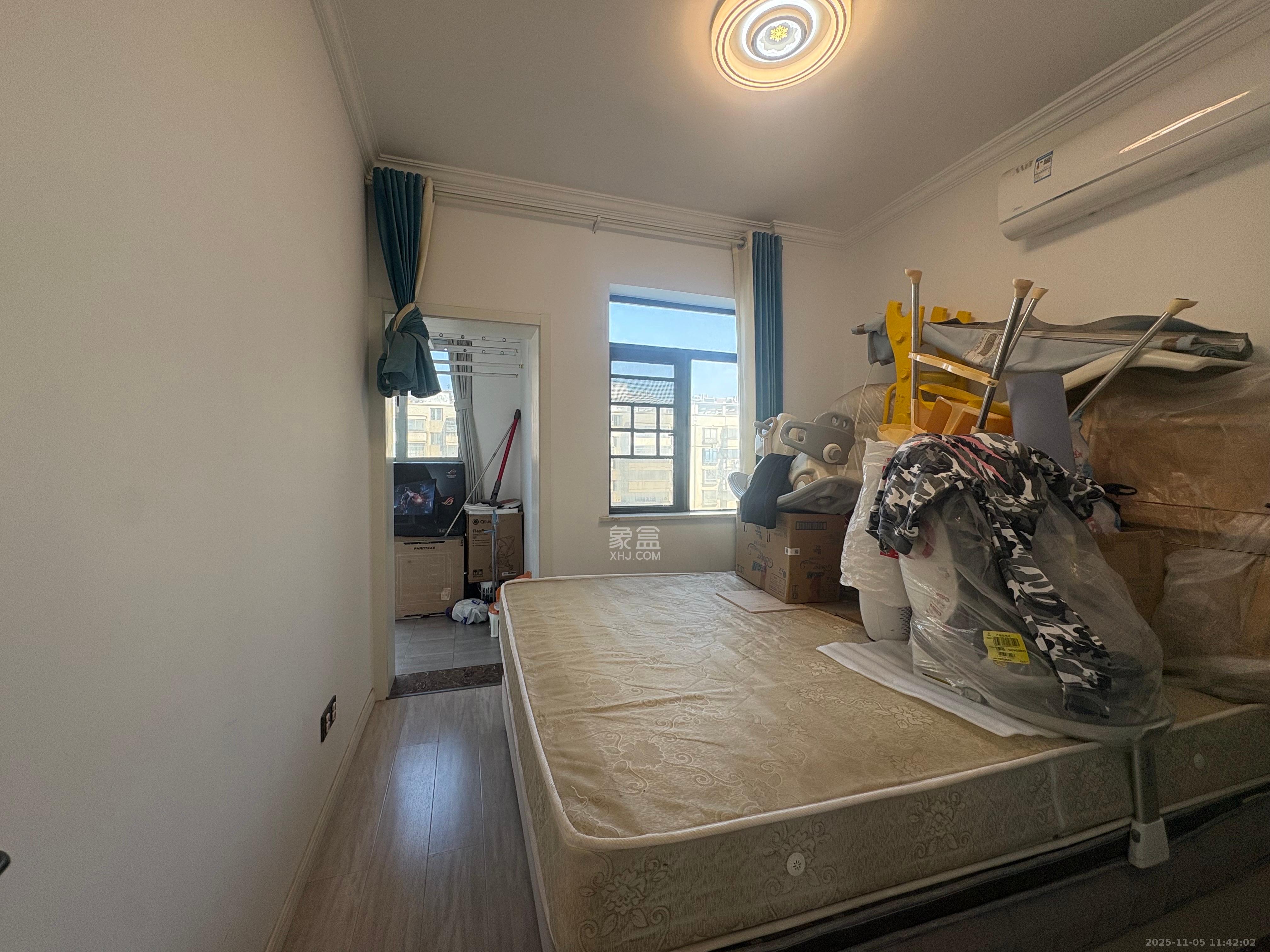 96301部队小区  4室2厅2卫    2800.0元/月室内图