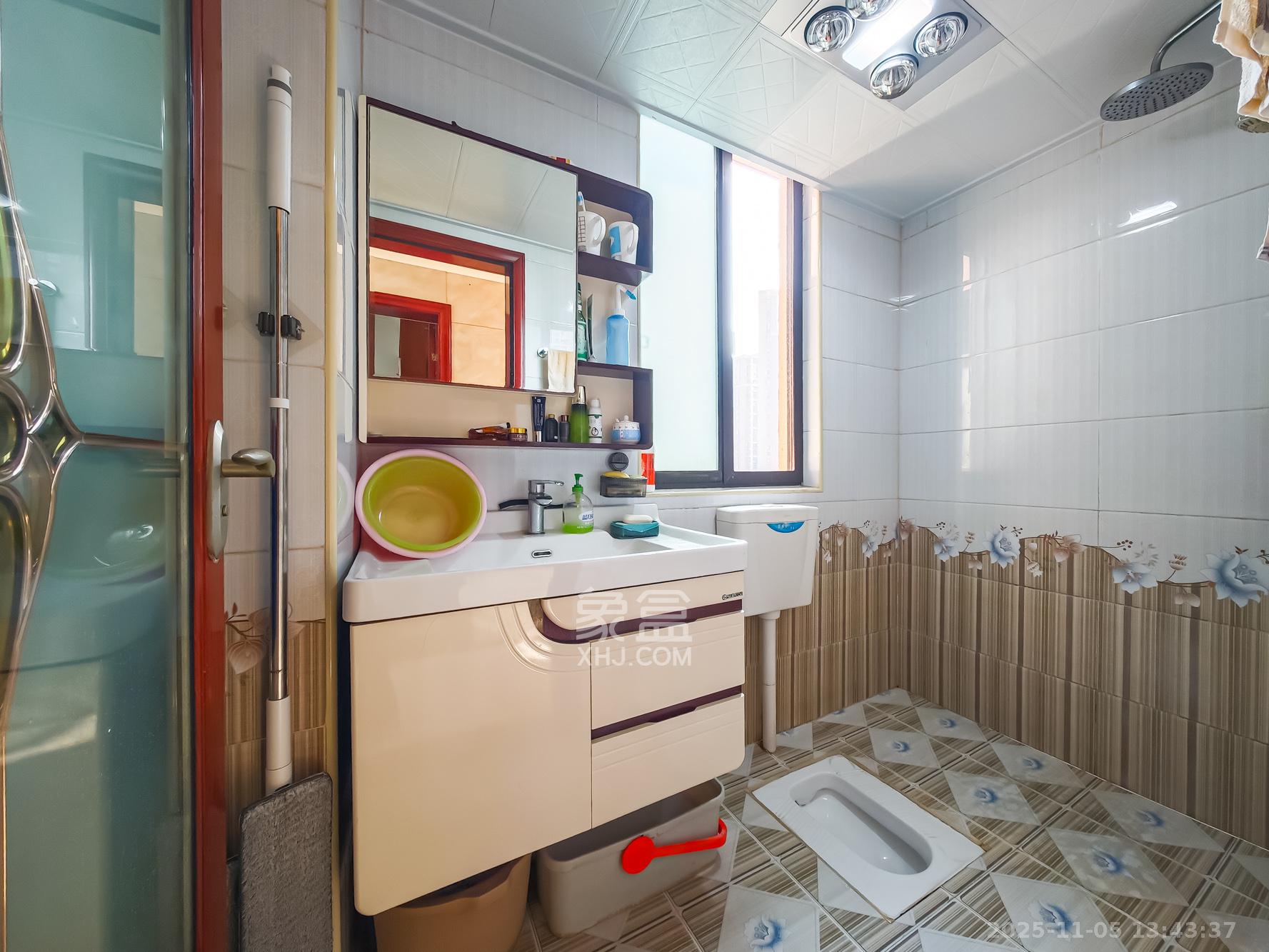 绿地海外滩一期 3室2厅1卫 68.0万 绿地海外滩一期 3室2厅1卫 68.0万卫生间