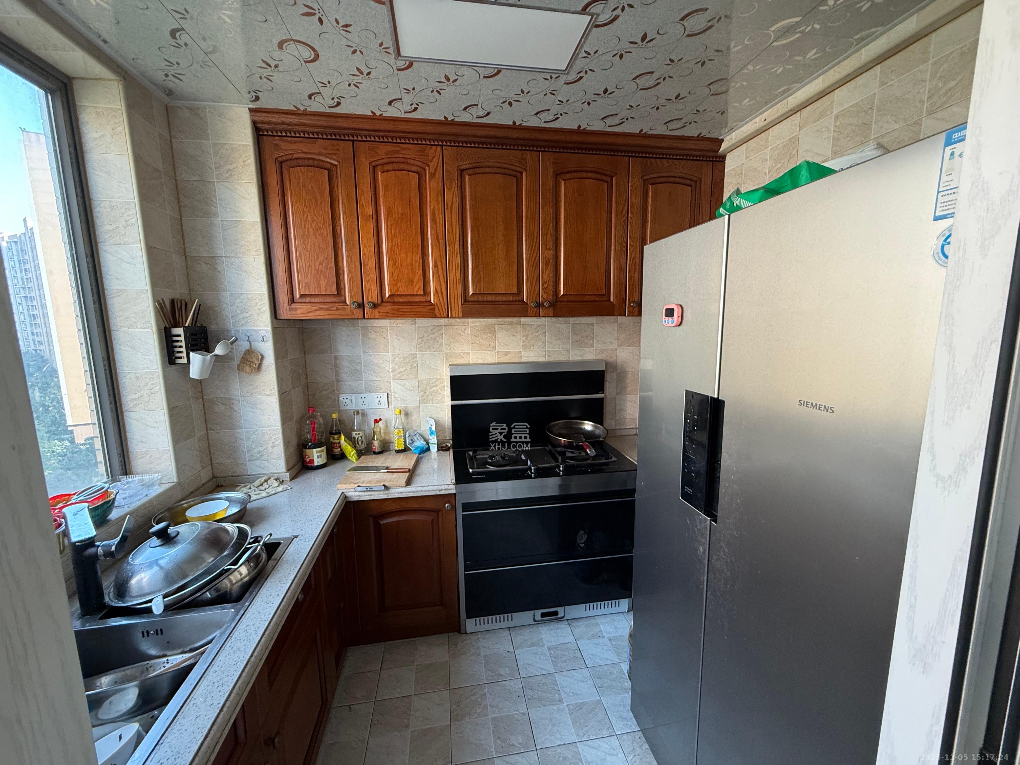 新城新世界一二三期  3室2厅1卫    3400.0元/月室内图