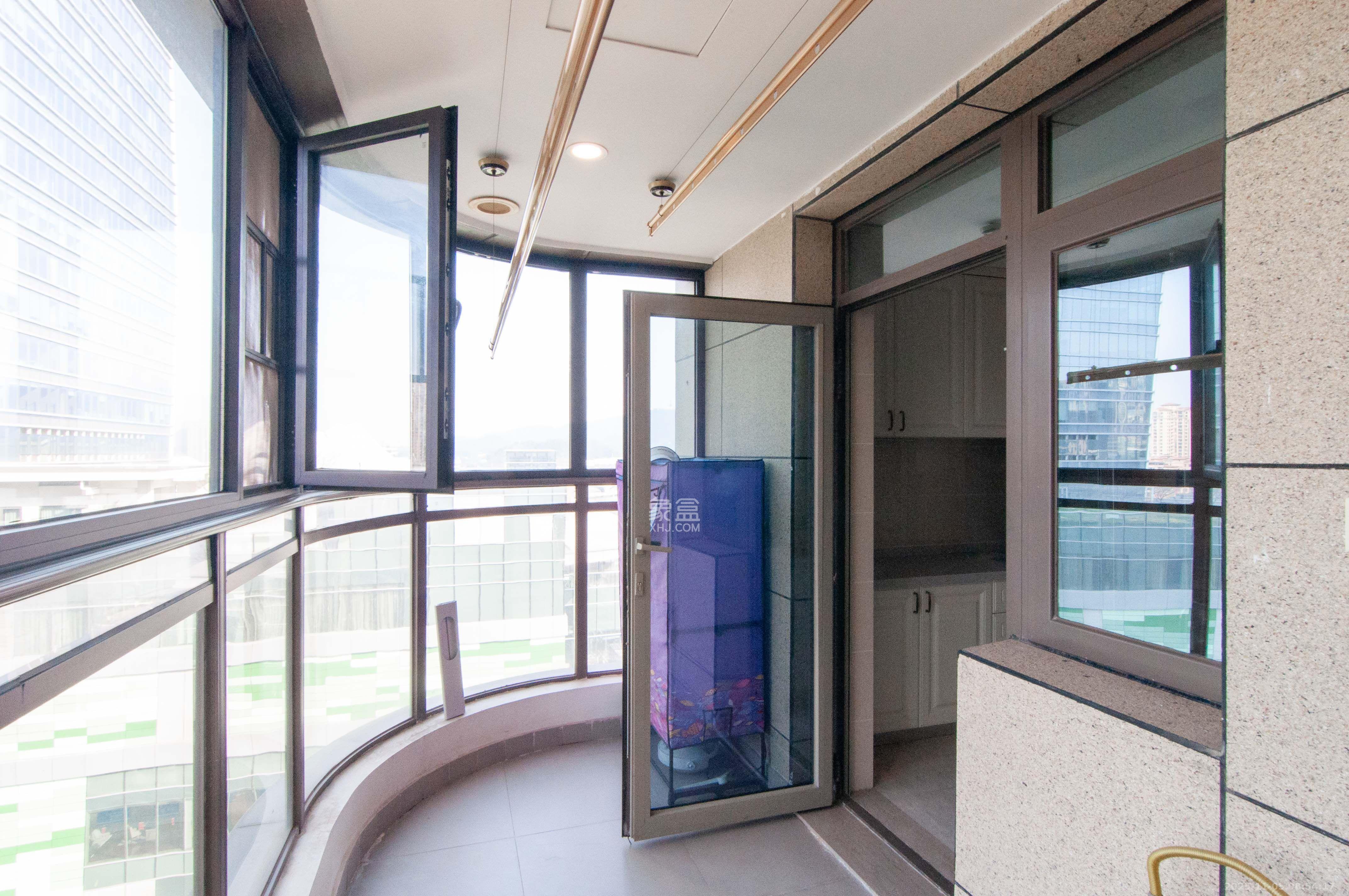 梅溪湖金茂府（金茂广场）（金茂览秀城）  5室2厅3卫    12000.0元/月室内图