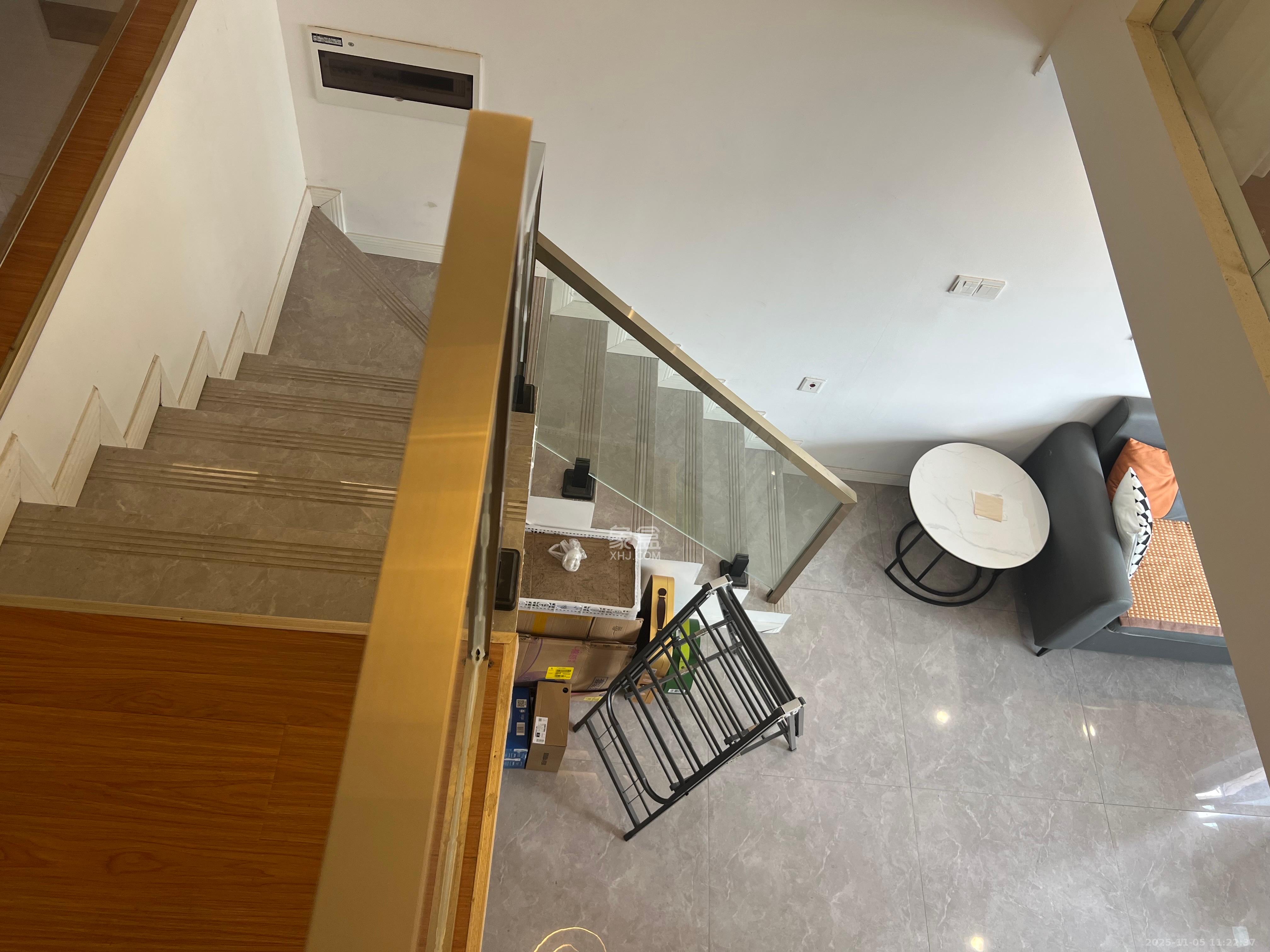 梅溪湖金茂湾  2室2厅1卫    2000.0元/月室内图