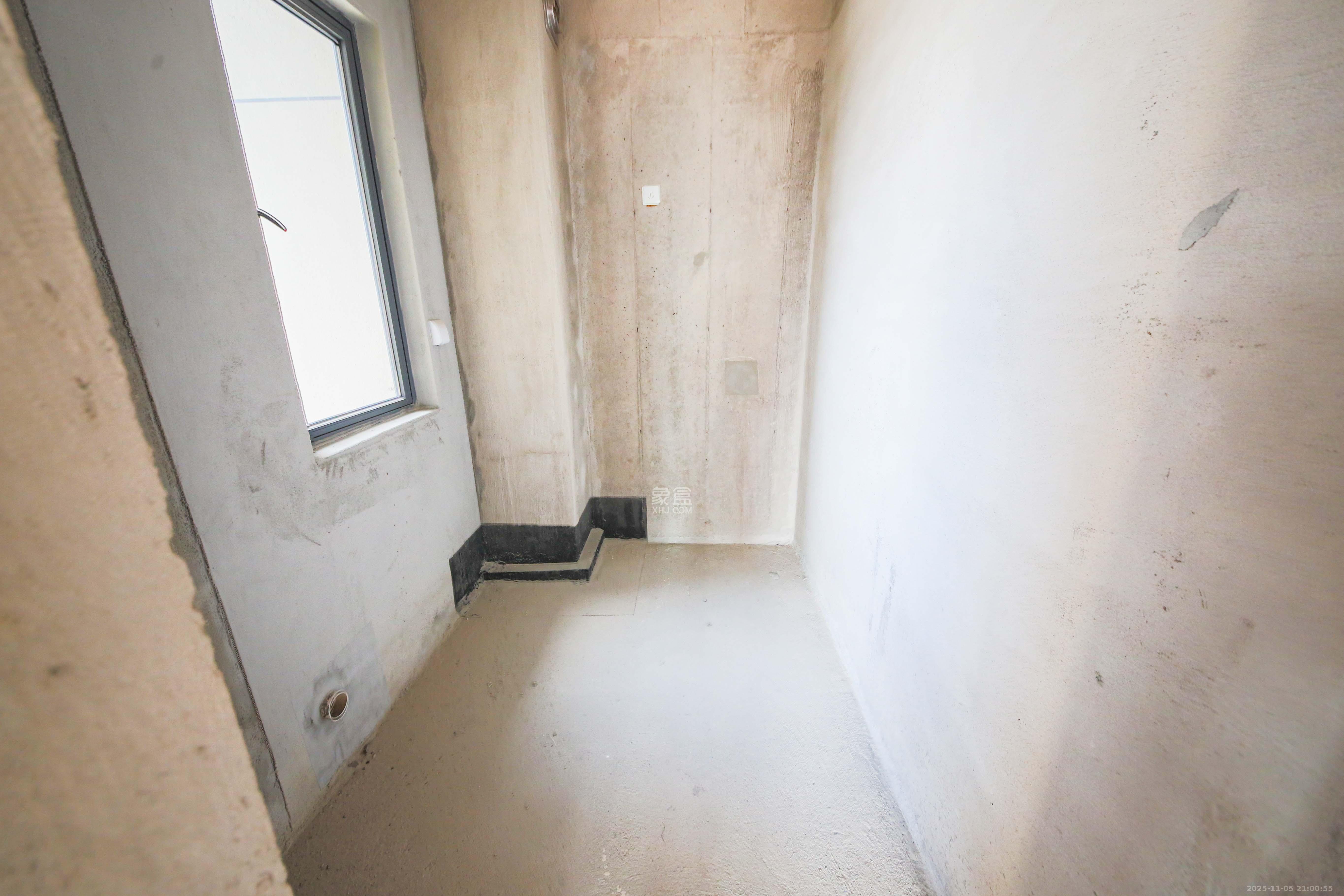 中建钰和城  2室2厅1卫    105.0万厨房